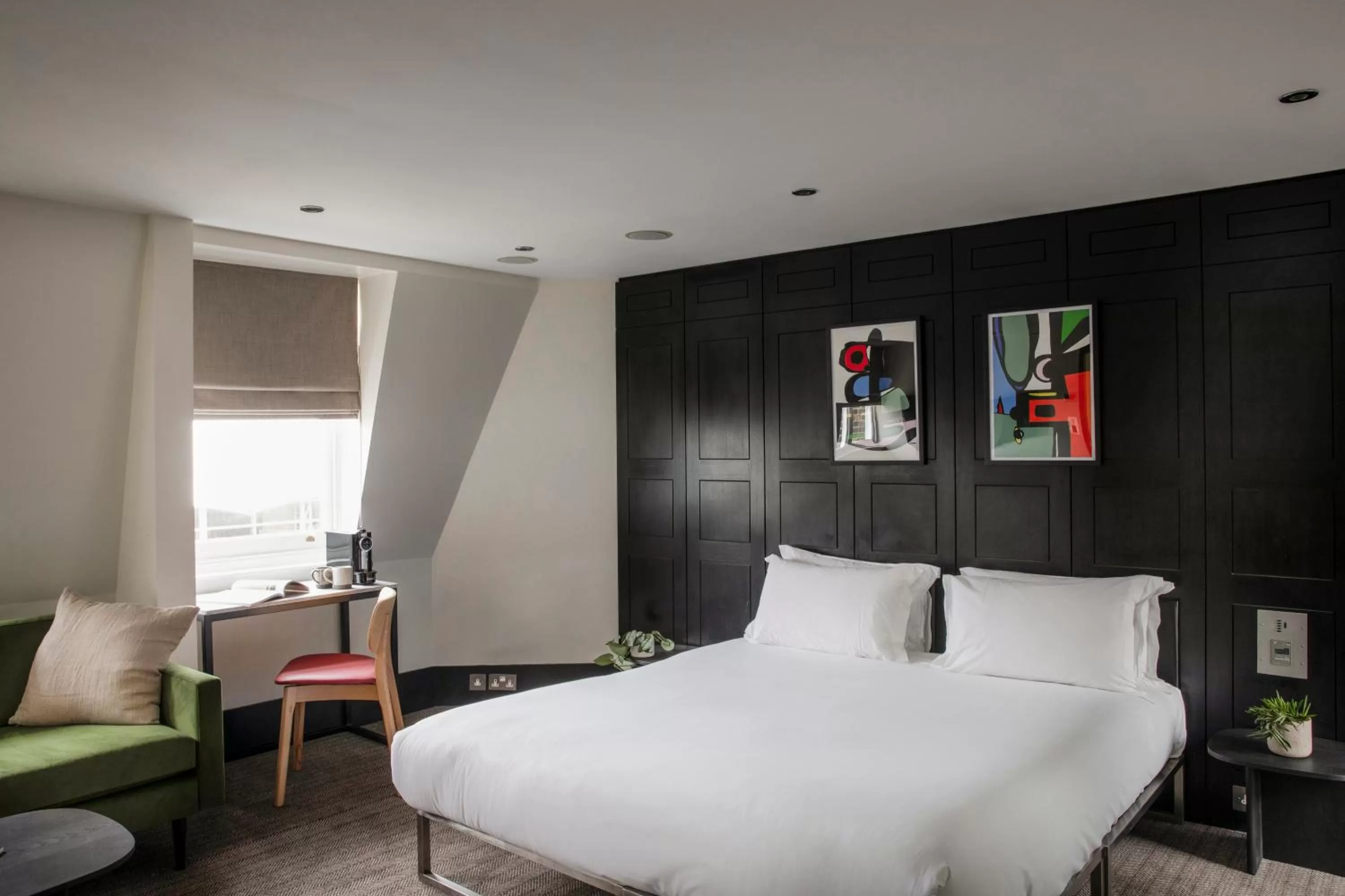 Bed in Bedford Corner Hotel