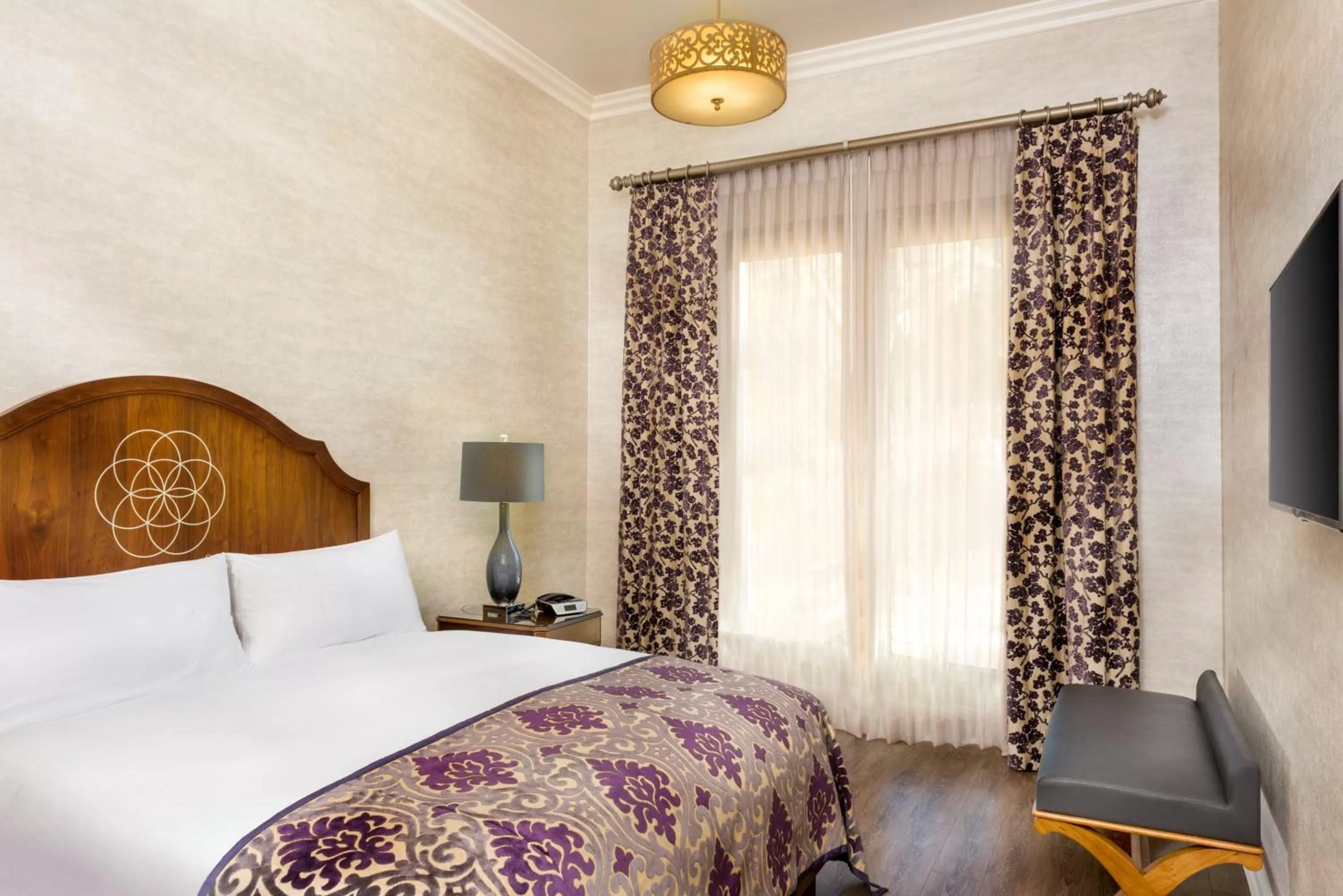 TV and multimedia, Bed in Allegretto Vineyard Resort Paso Robles