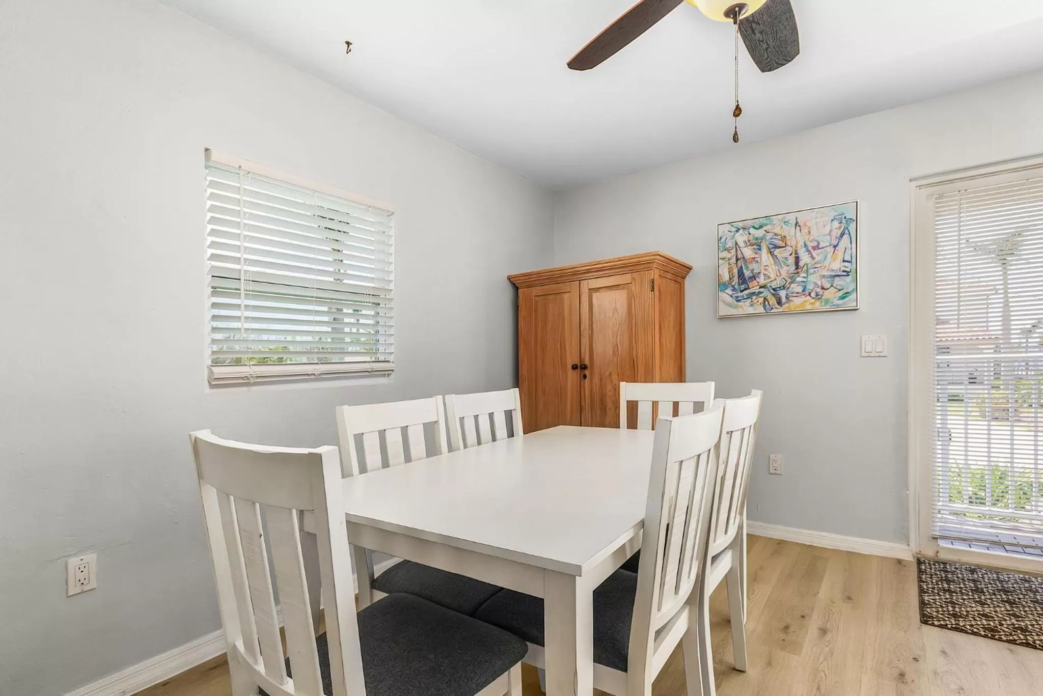 Dining area in Matlacha on Shoreview