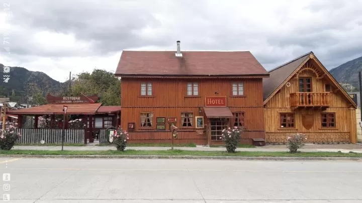 Property Building in Hotel Antigua Casona Patagonia