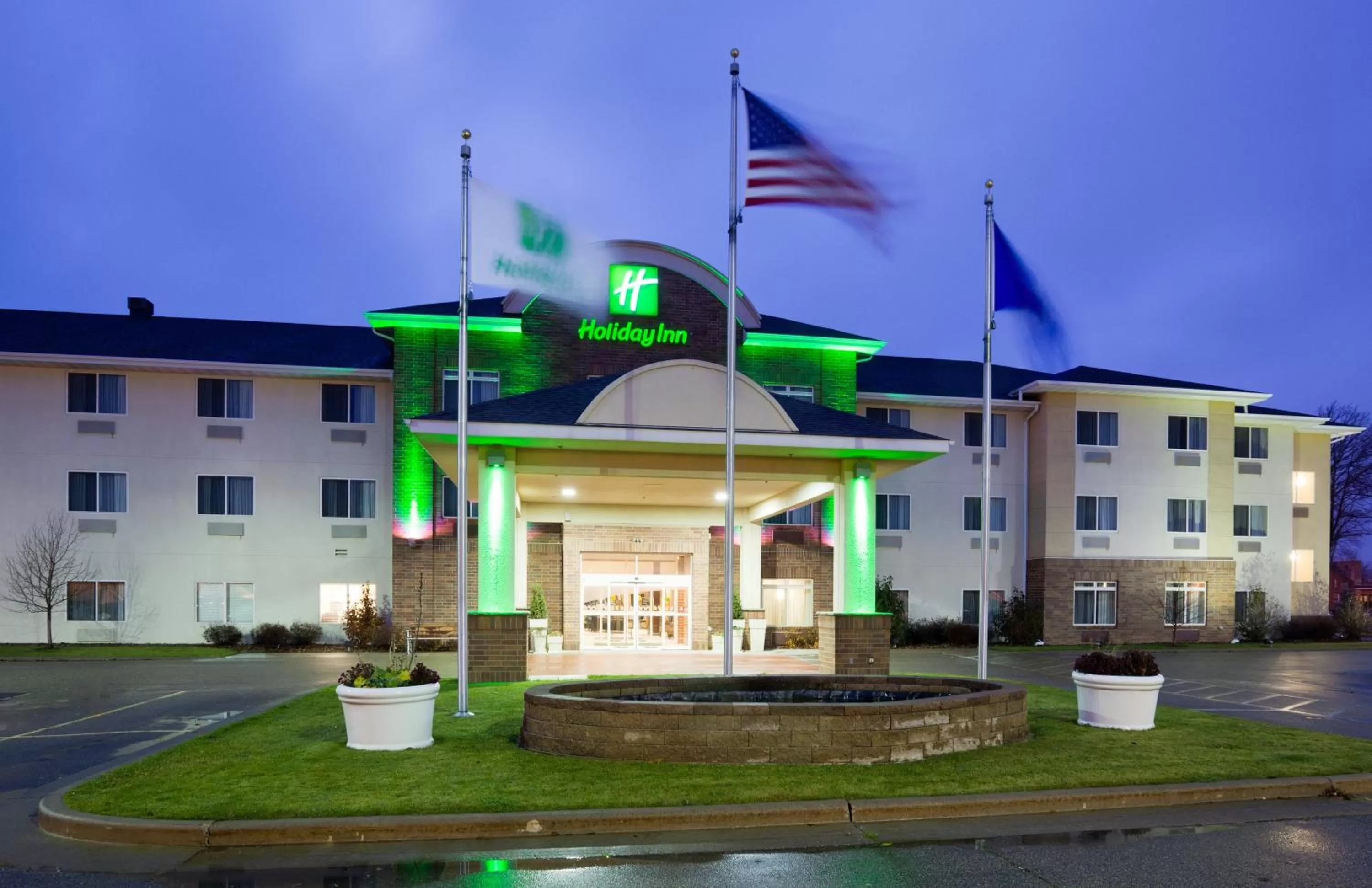 Property building in Holiday Inn Conference Center Marshfield by IHG