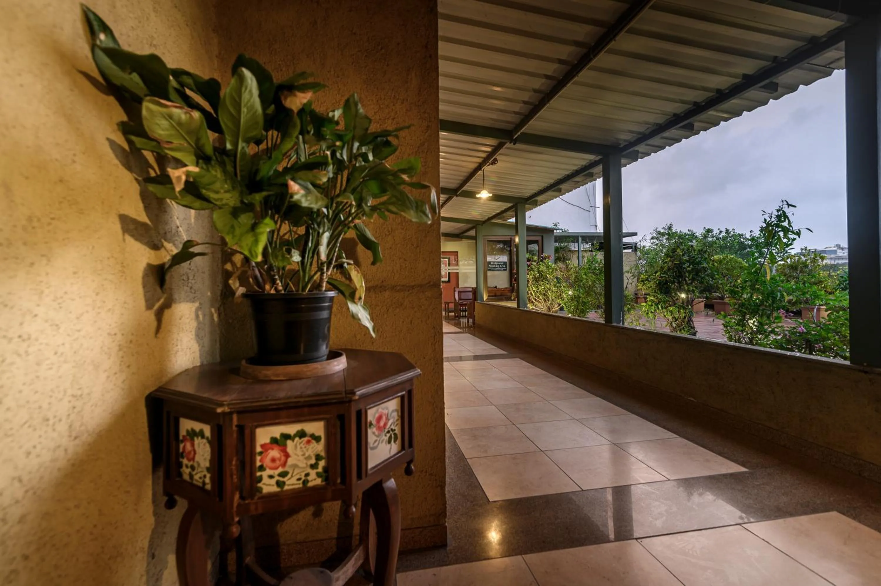 Patio in Budget Inn Bellevue