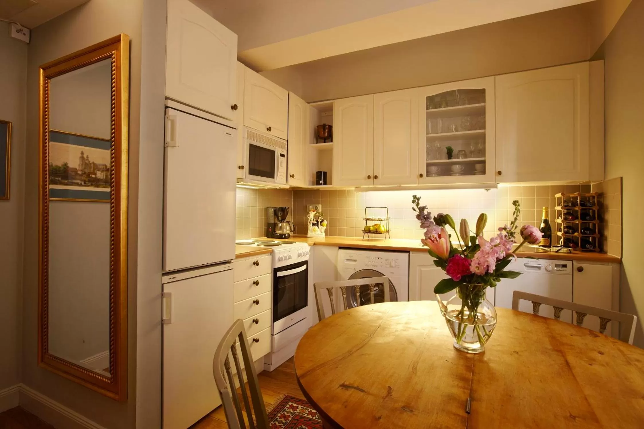 Kitchen or kitchenette in Victory Apartments