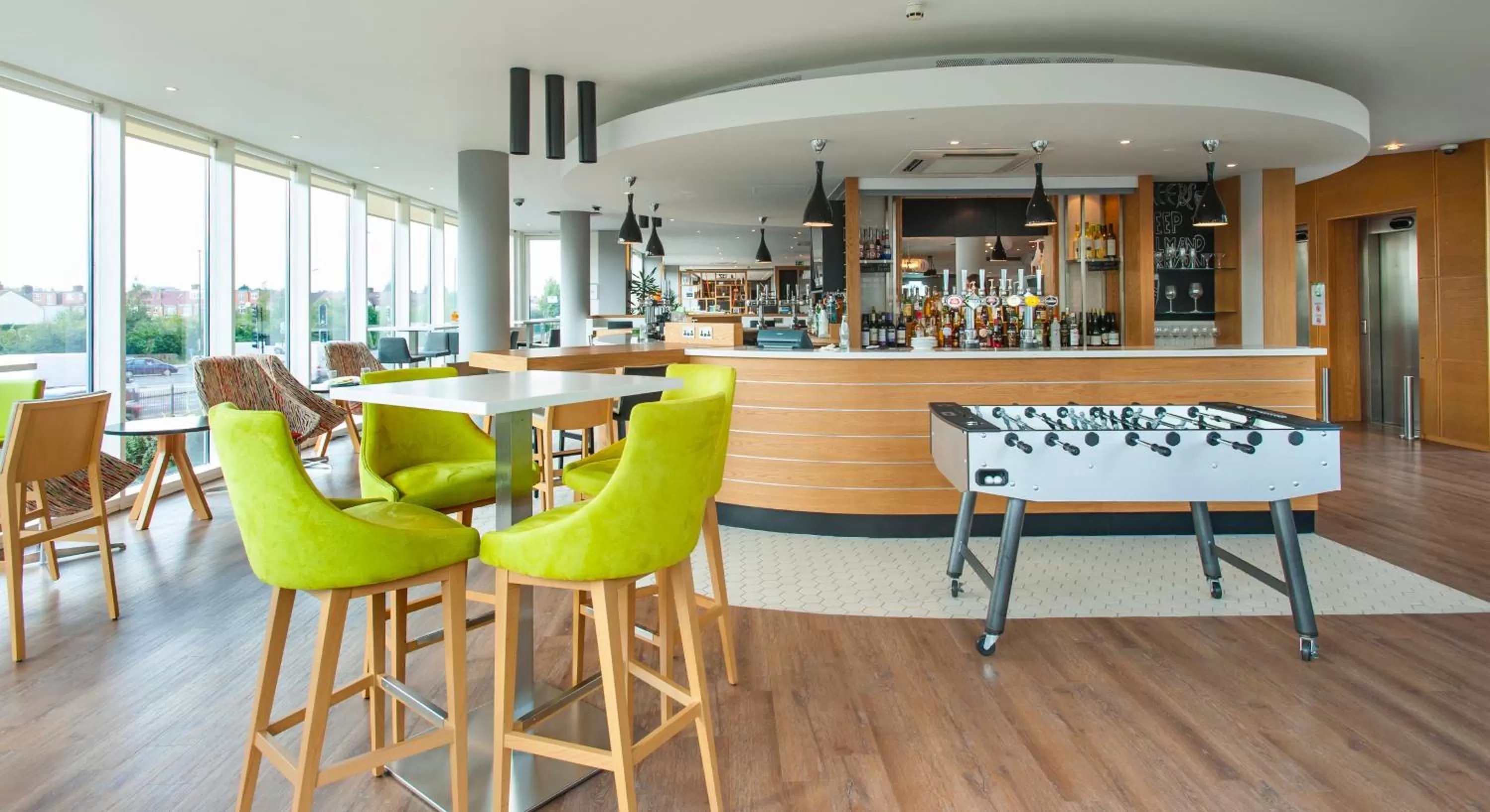 Lounge or bar in Holiday Inn London West by IHG