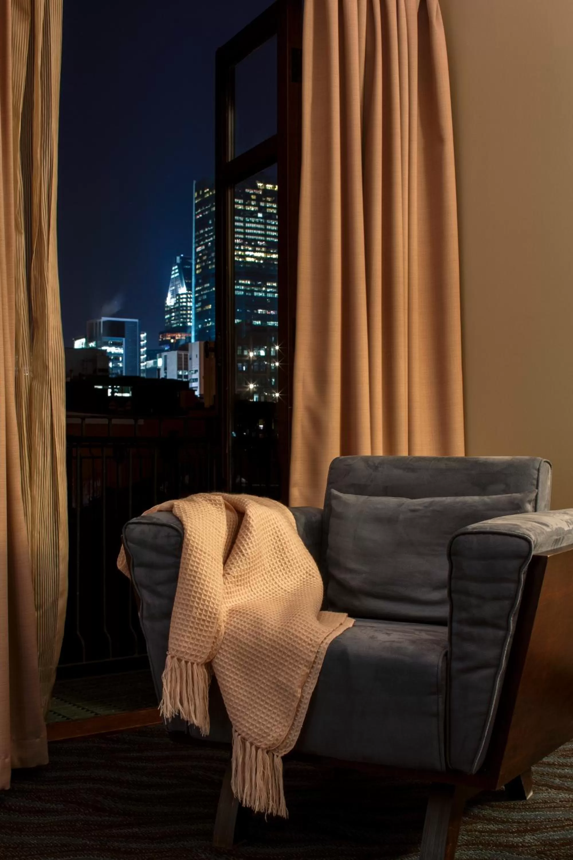 Seating area in Hotel Nelligan