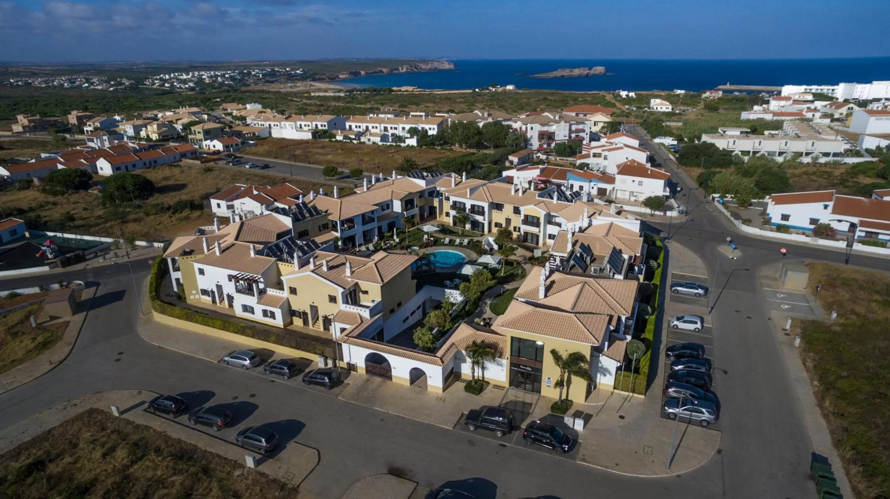 Property building, Bird's-eye View in Sagres Time Apartamentos