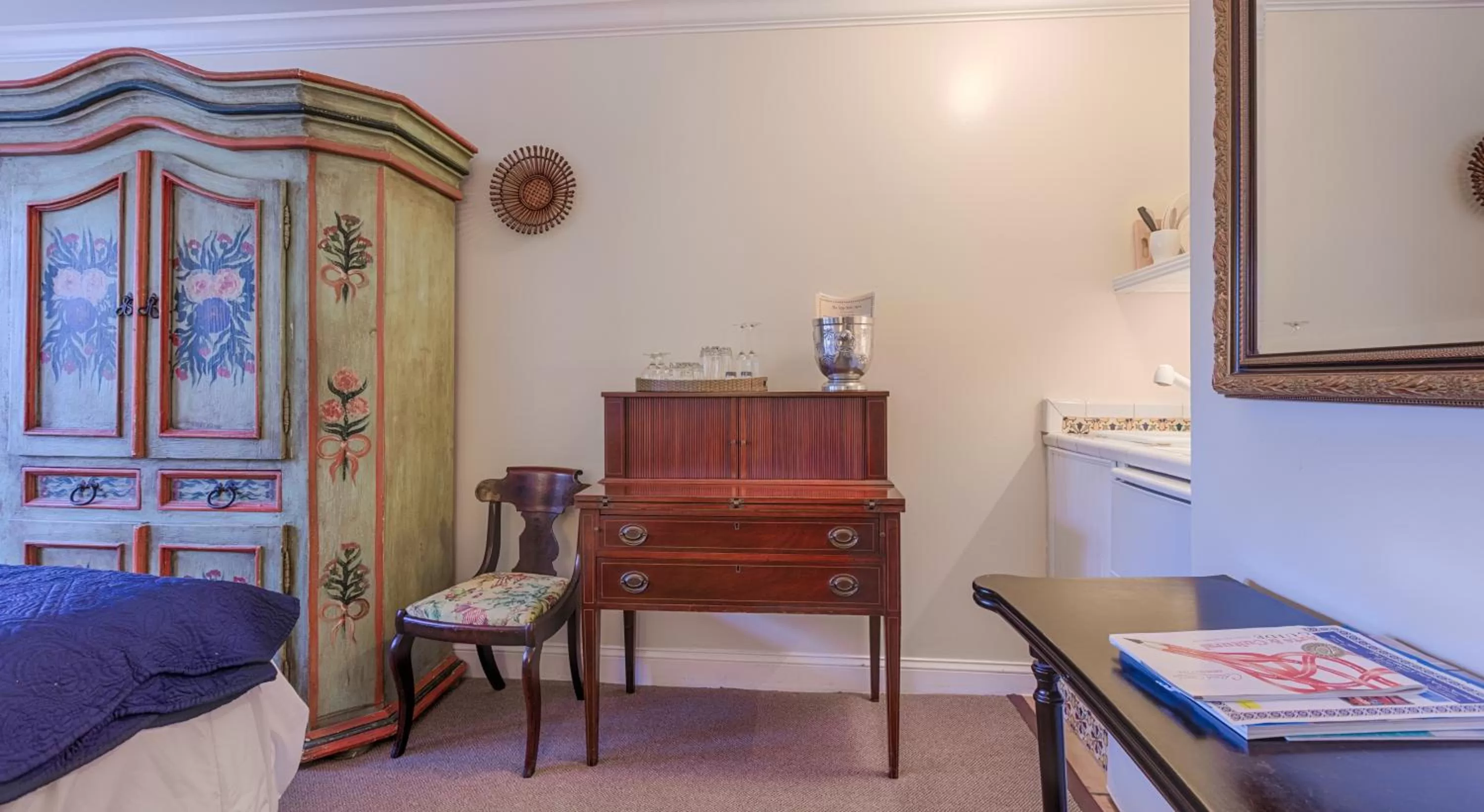 Bedroom, Bed in The Caribbean Court Boutique Hotel