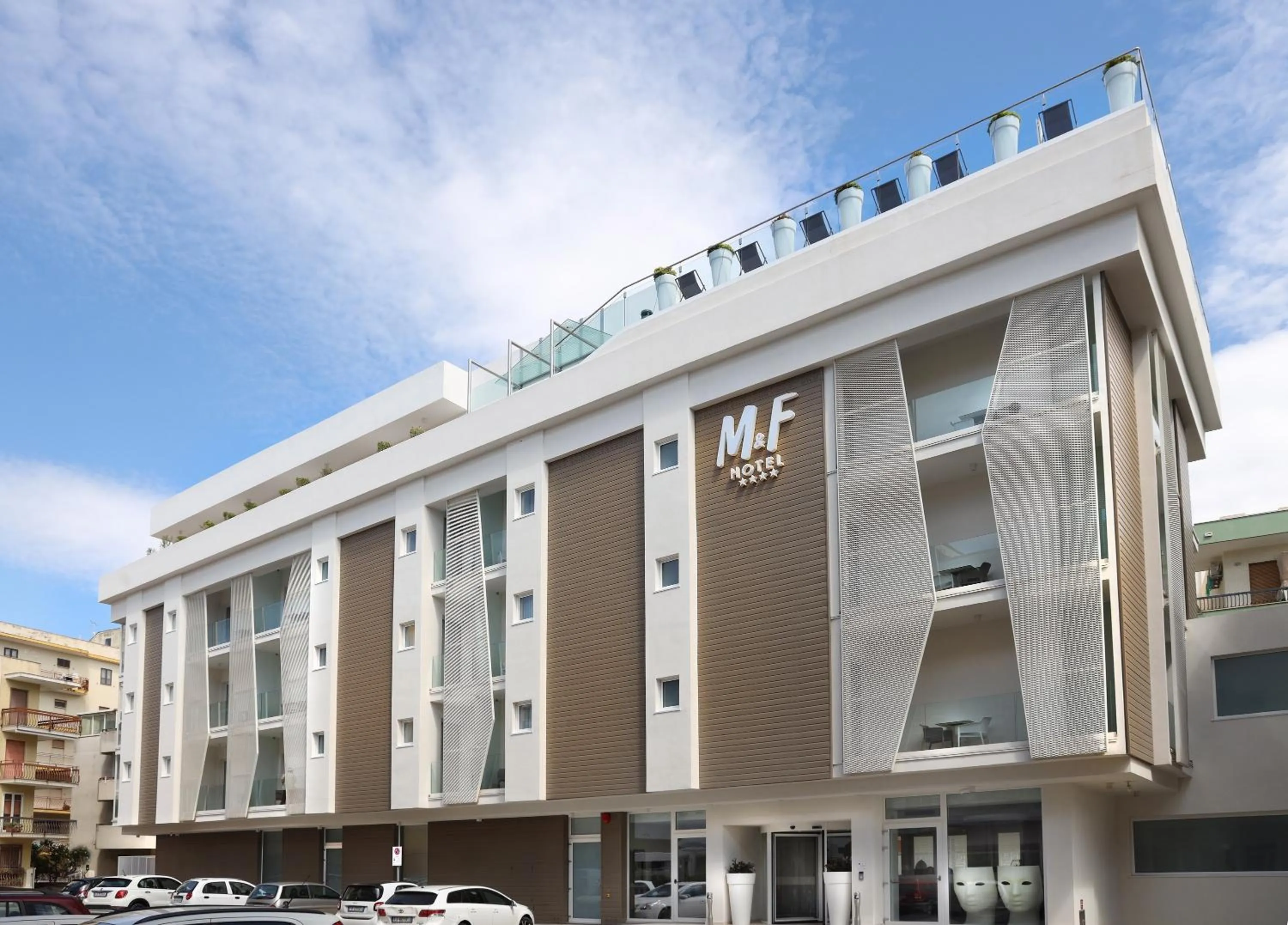 Facade/entrance in M&F Hotel