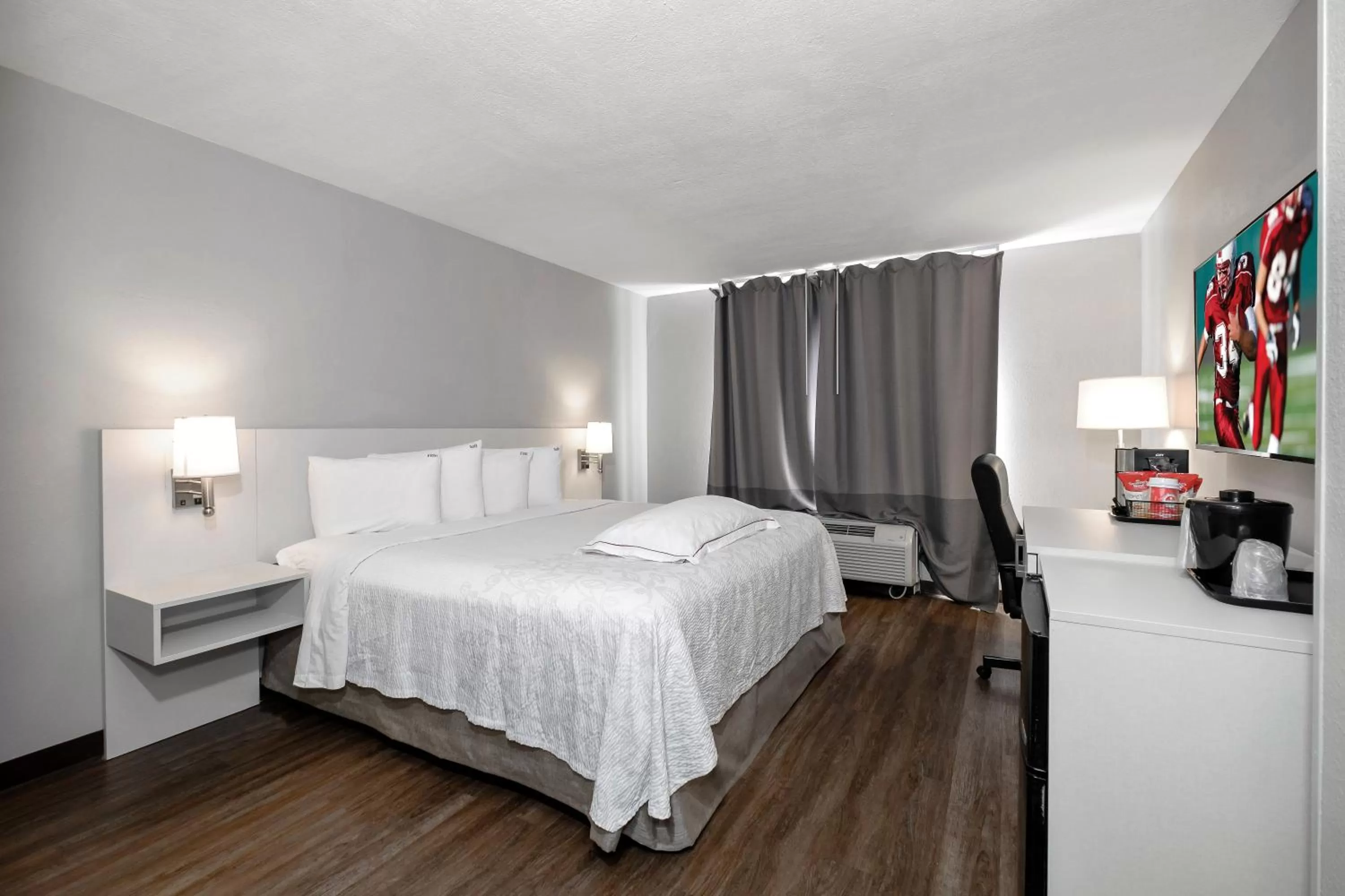 Photo of the whole room, Room Photo in Red Roof Inn PLUS Orlando-Convention Center- Int'l Dr