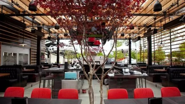 Restaurant/places to eat in Coast Hotel & Convention Centre