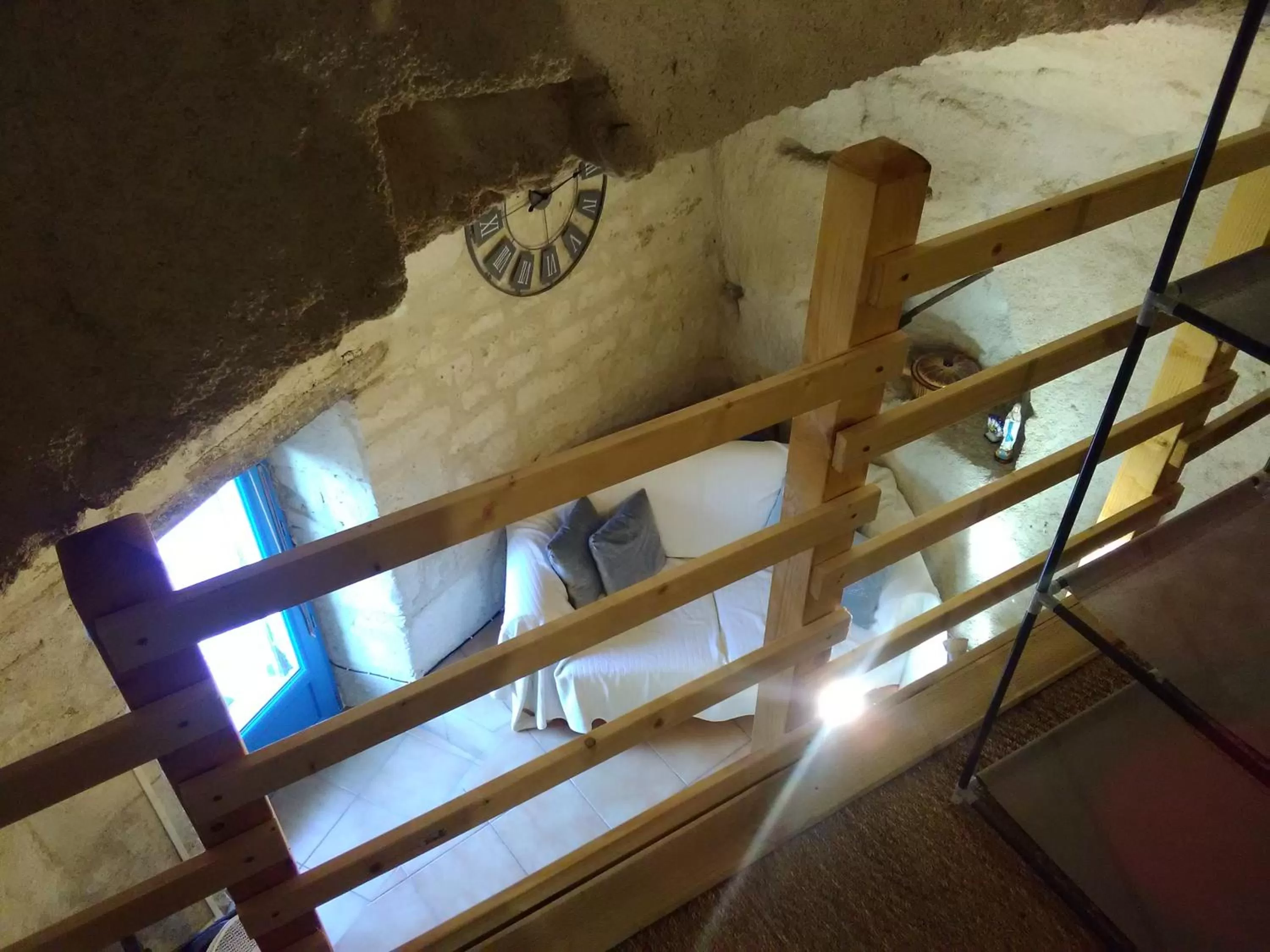 Decorative detail, Pool View in Manoir Le Cristal - Futuroscope a petit prix , grandes chambres familiales 5-6 personnes ,