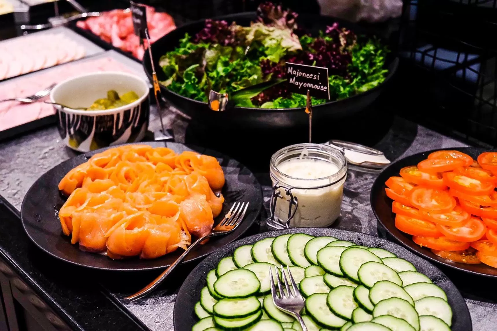 Restaurant/places to eat in Hotel F6