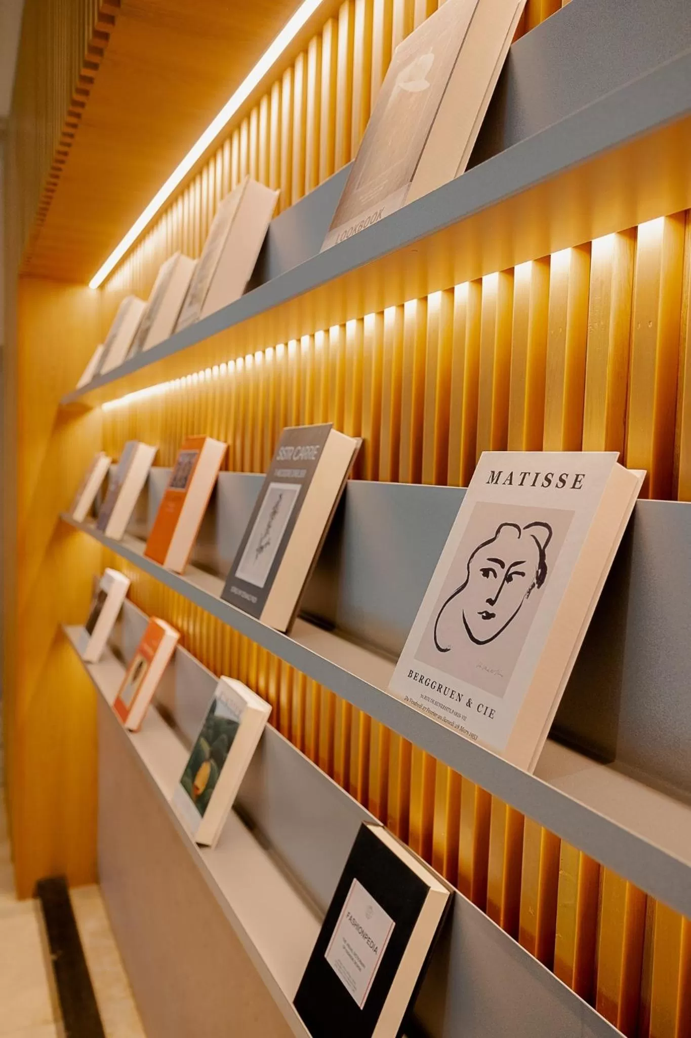 Decorative detail in Buri Sriphu Hotel