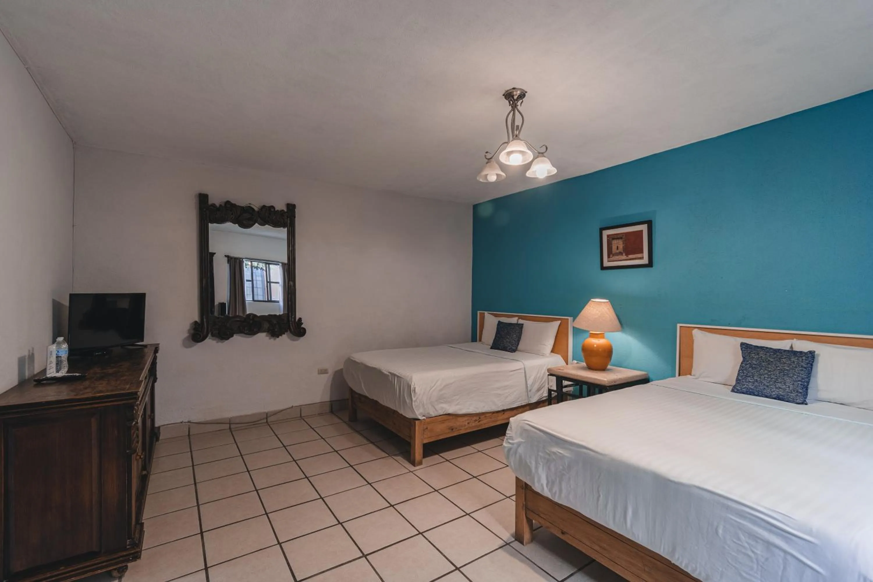 Photo of the whole room in Hotel Casa Santamaría