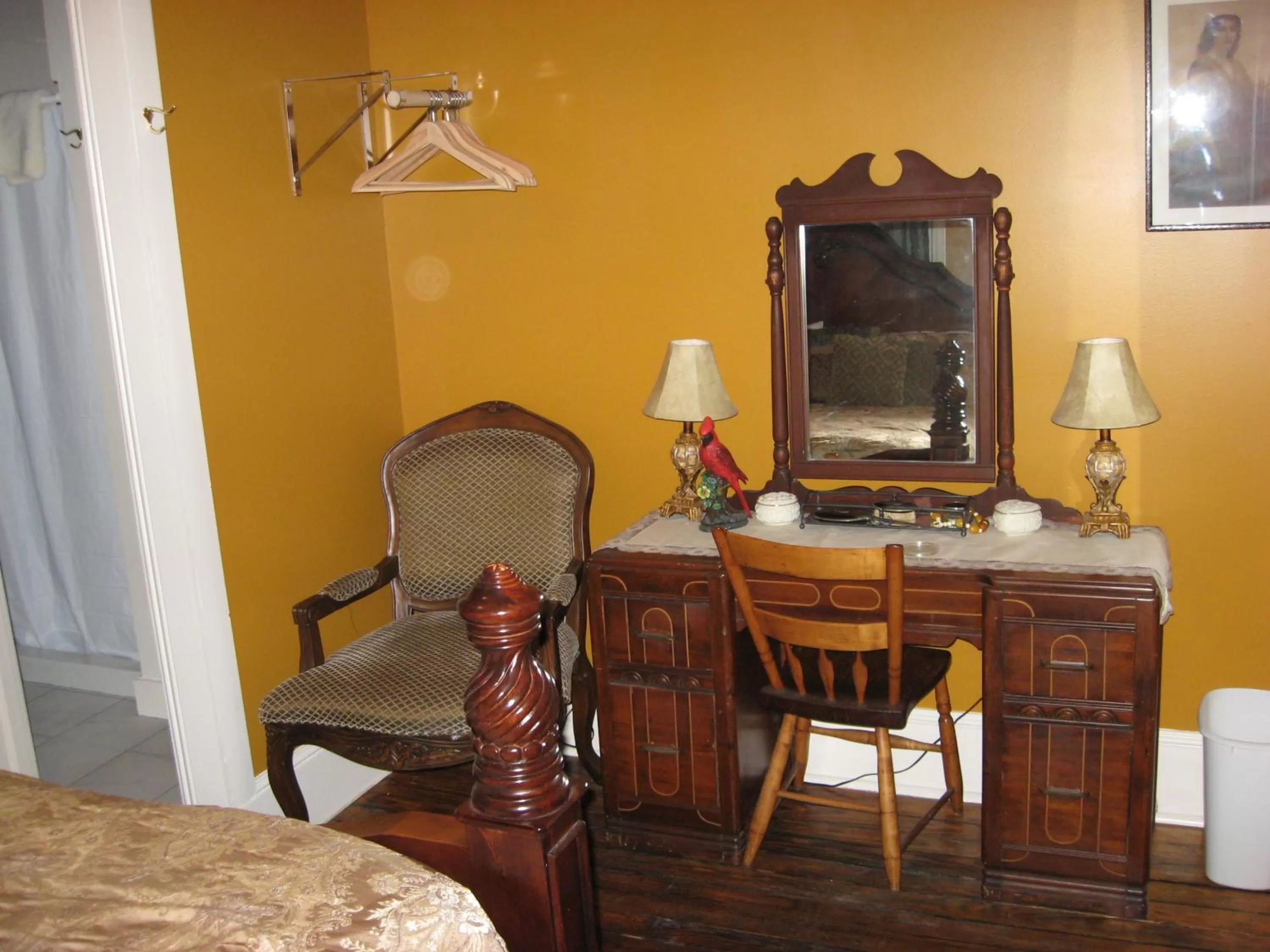 Bedroom, Seating Area in Bayberry House Bed and Breakfast