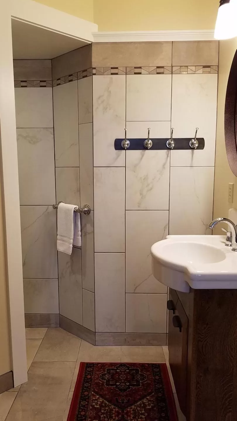 Bathroom in Hotel Ouray - for 12 years old and over