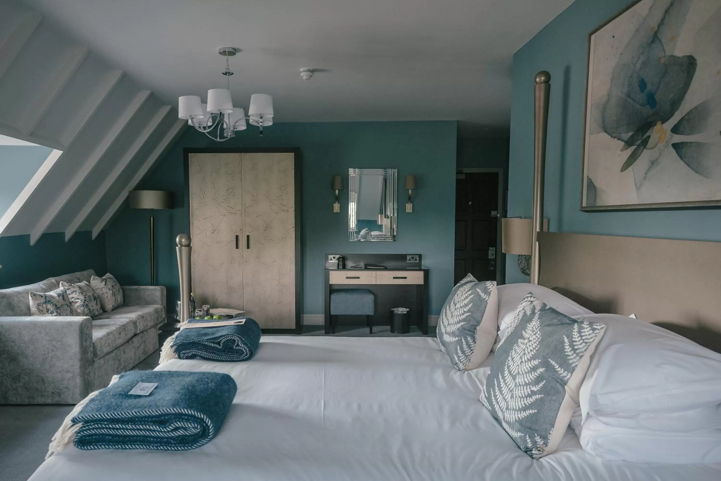 Bedroom, Bed in Hogarths Stone Manor