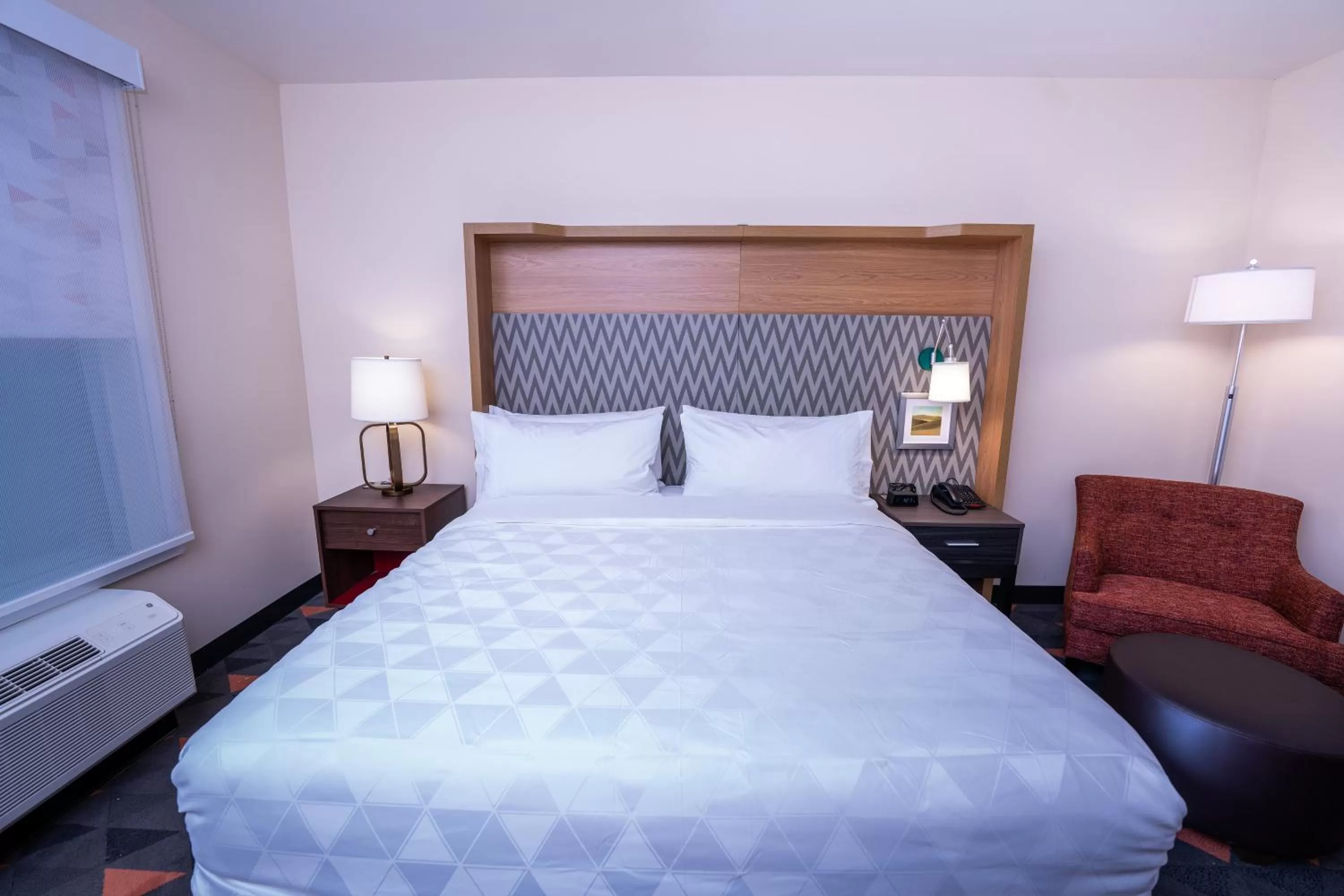 Photo of the whole room, Bed in Holiday Inn - NW Houston Beltway 8 by IHG