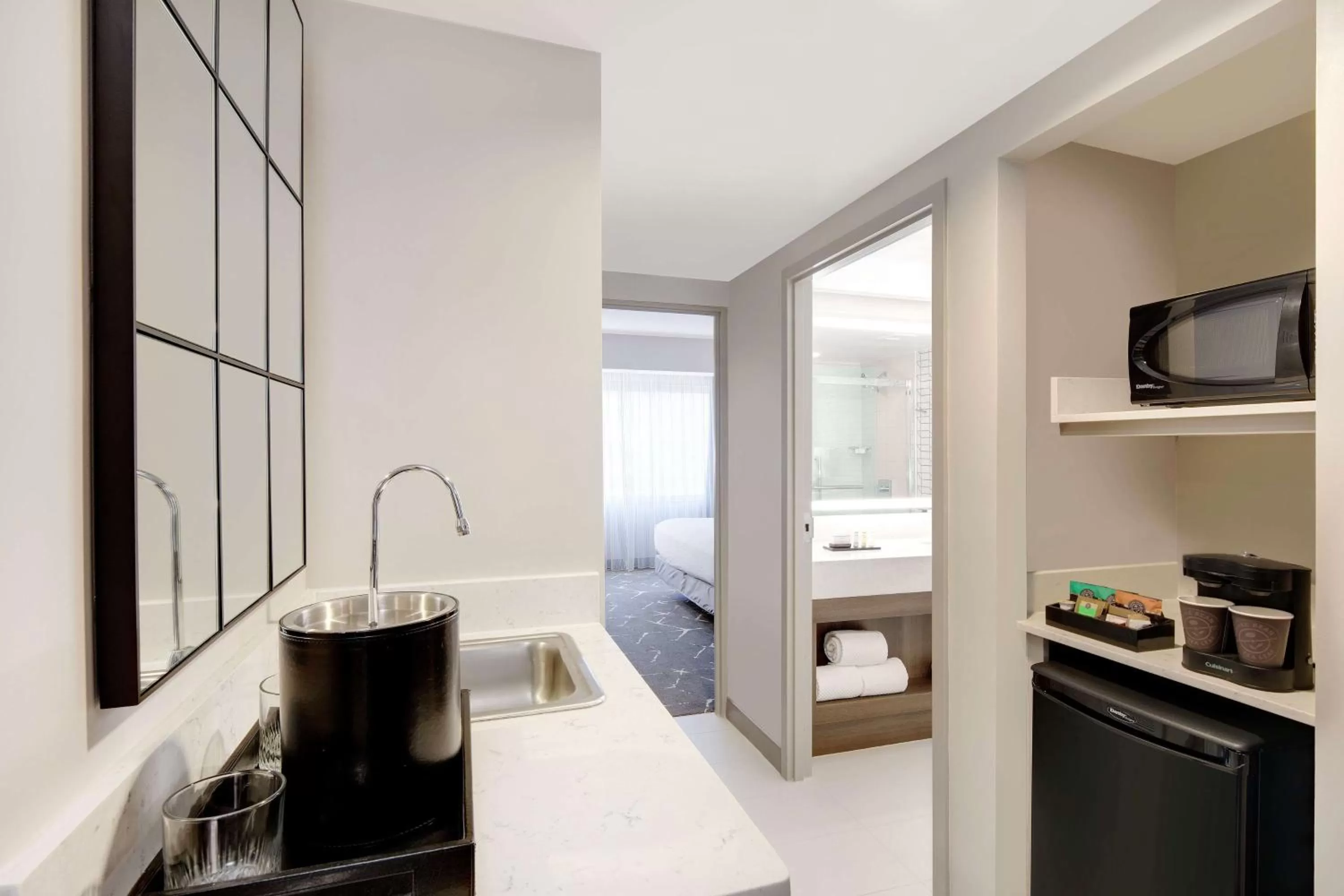 Bed in Embassy Suites by Hilton Atlanta Perimeter Center