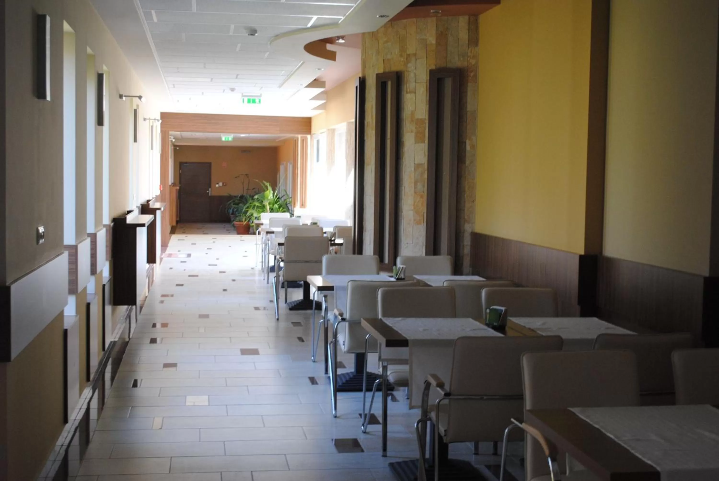 Restaurant/places to eat in Hotel Makar Sport & Wellness