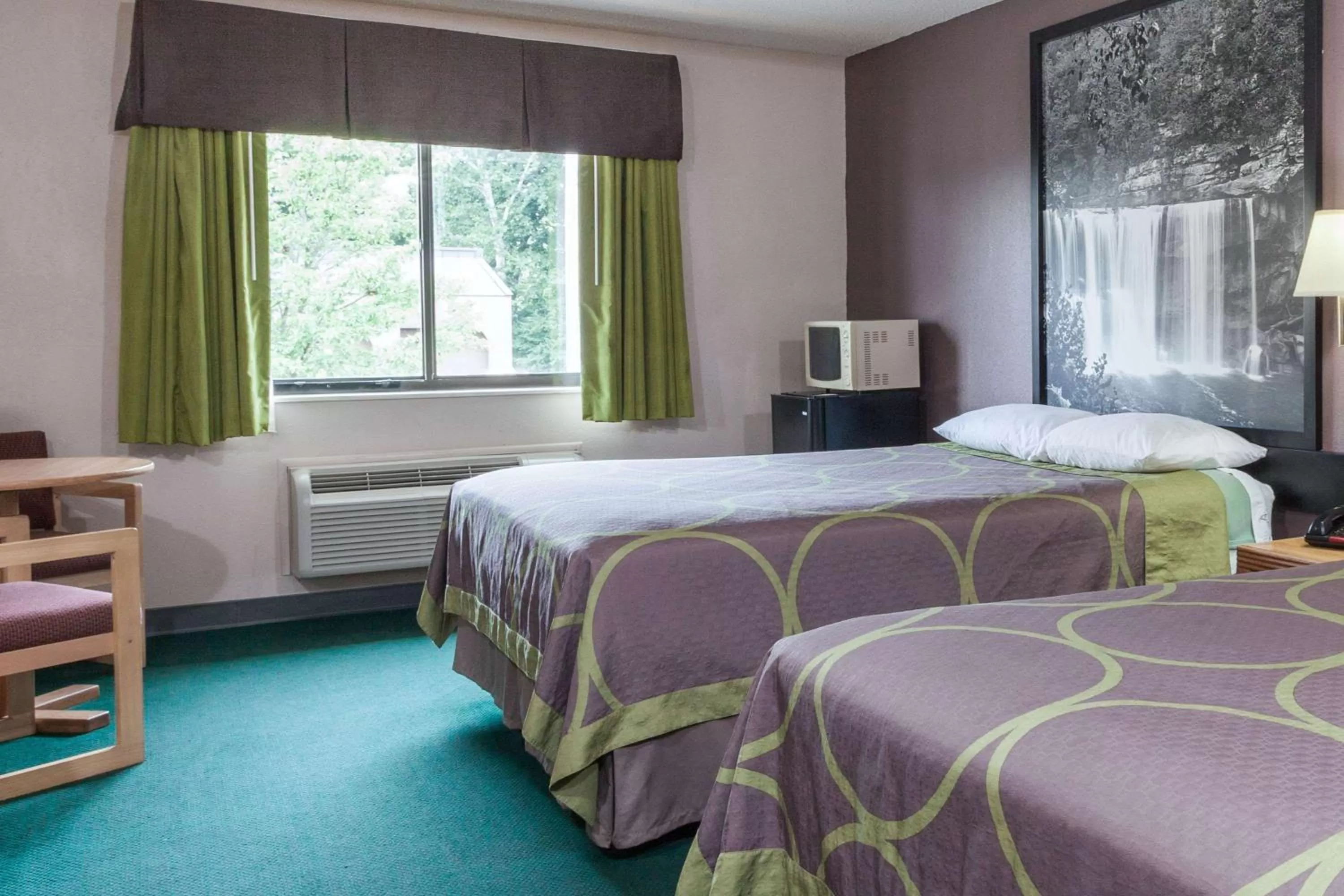 Bedroom, Bed in Super 8 by Wyndham Carrollton