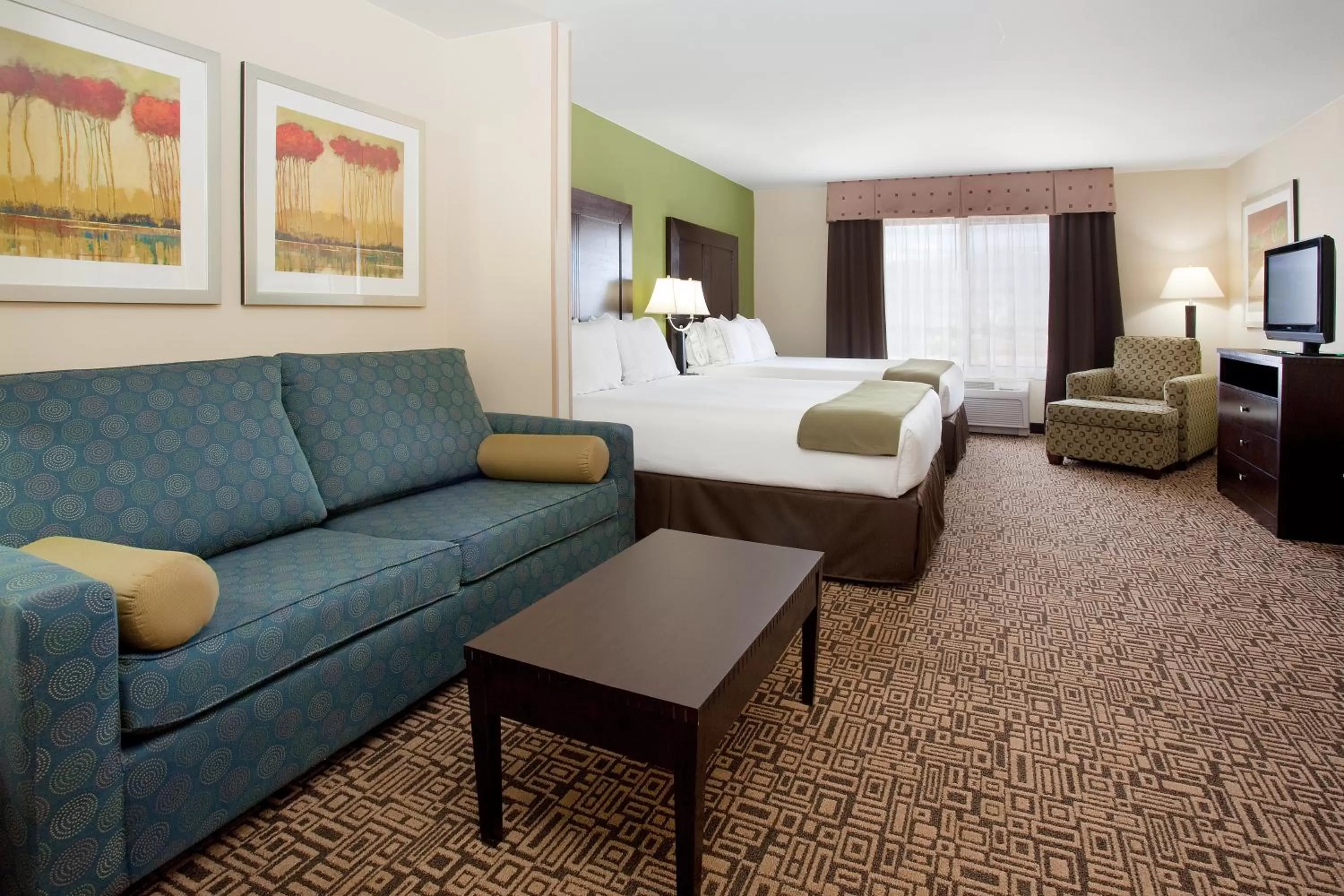 Photo of the whole room, Bed in Holiday Inn Express & Suites Richfield by IHG