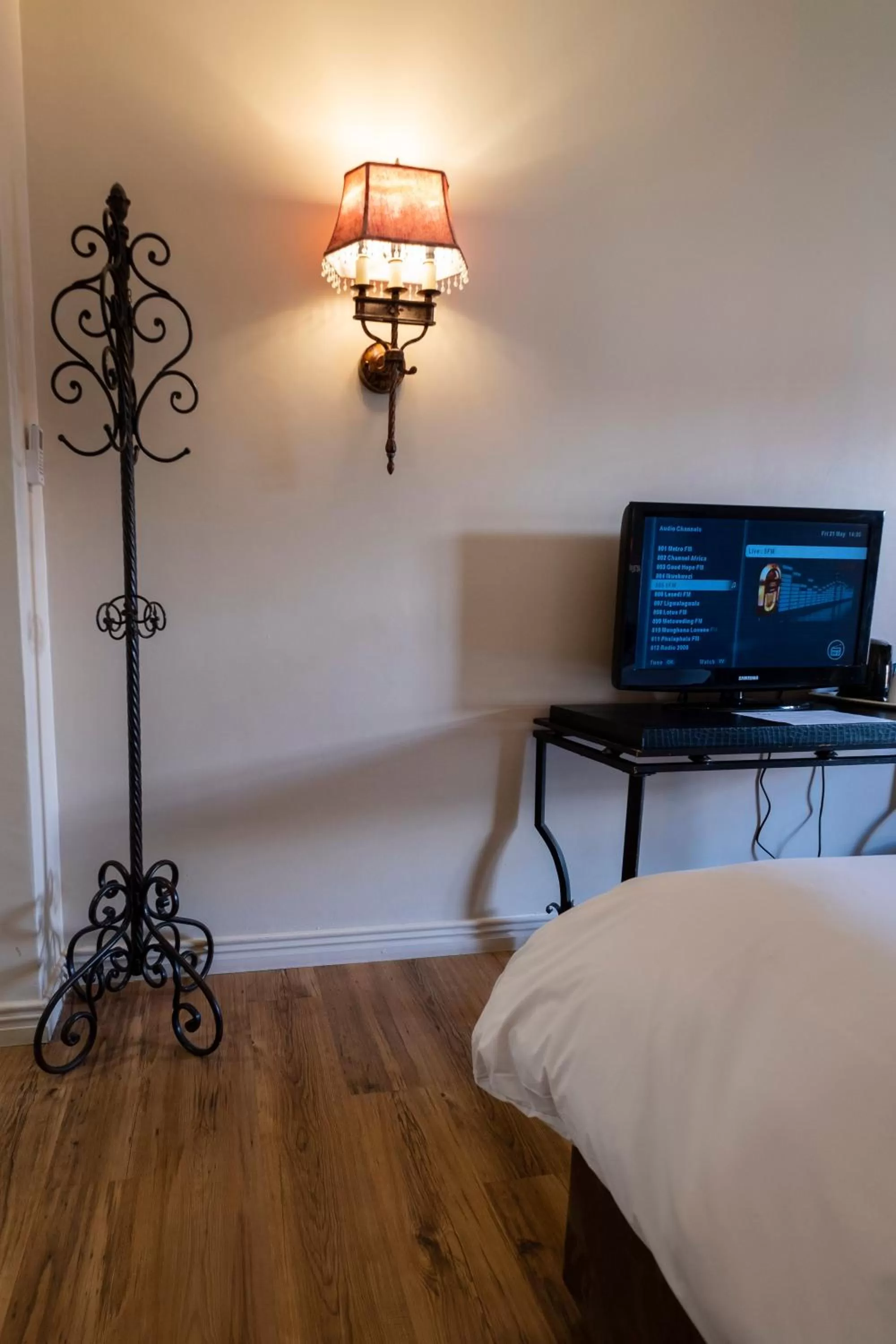 hair dresser, Bed in Protea Hotel by Marriott Kimberley