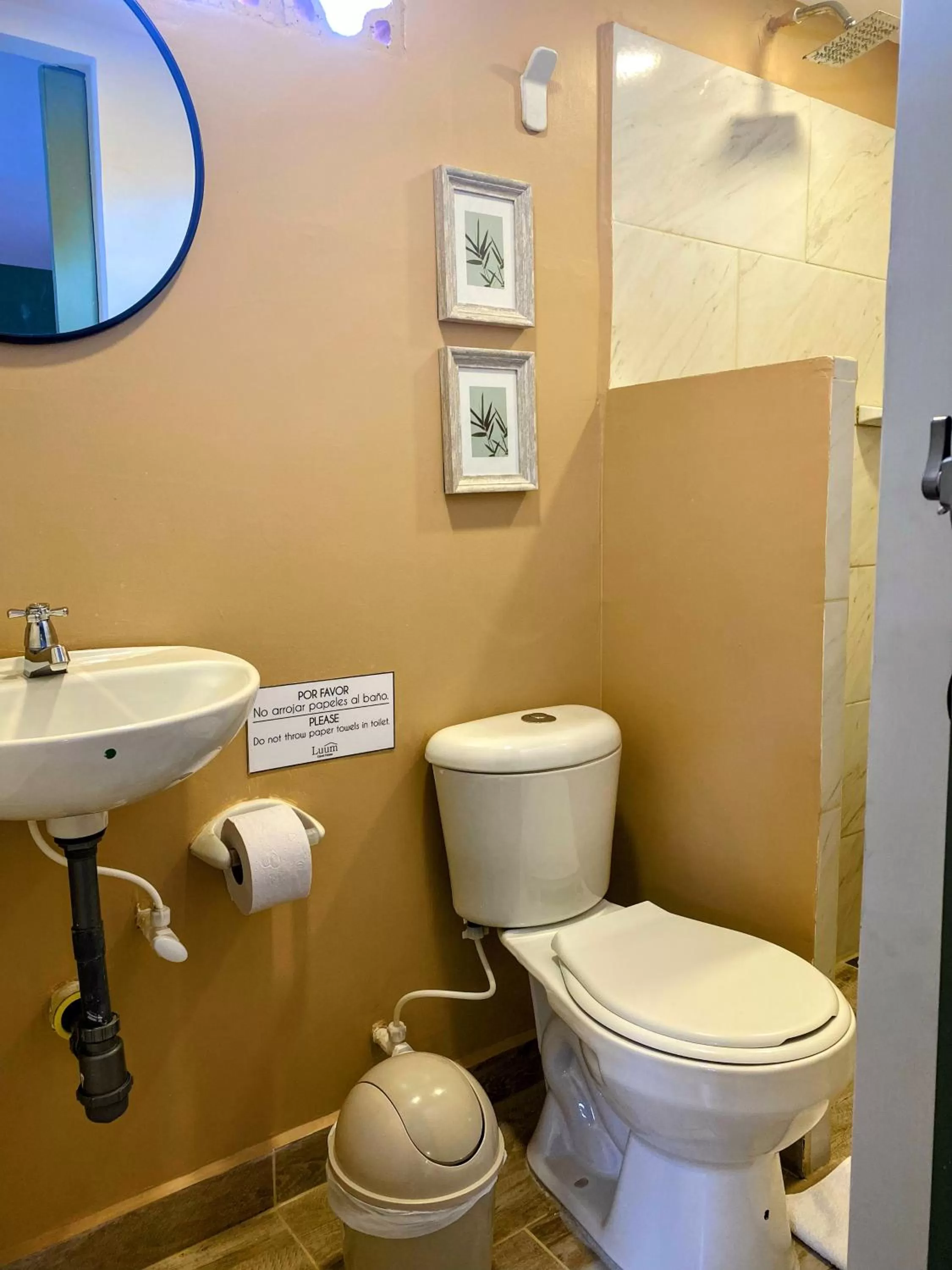 Bathroom in Luum Guest House