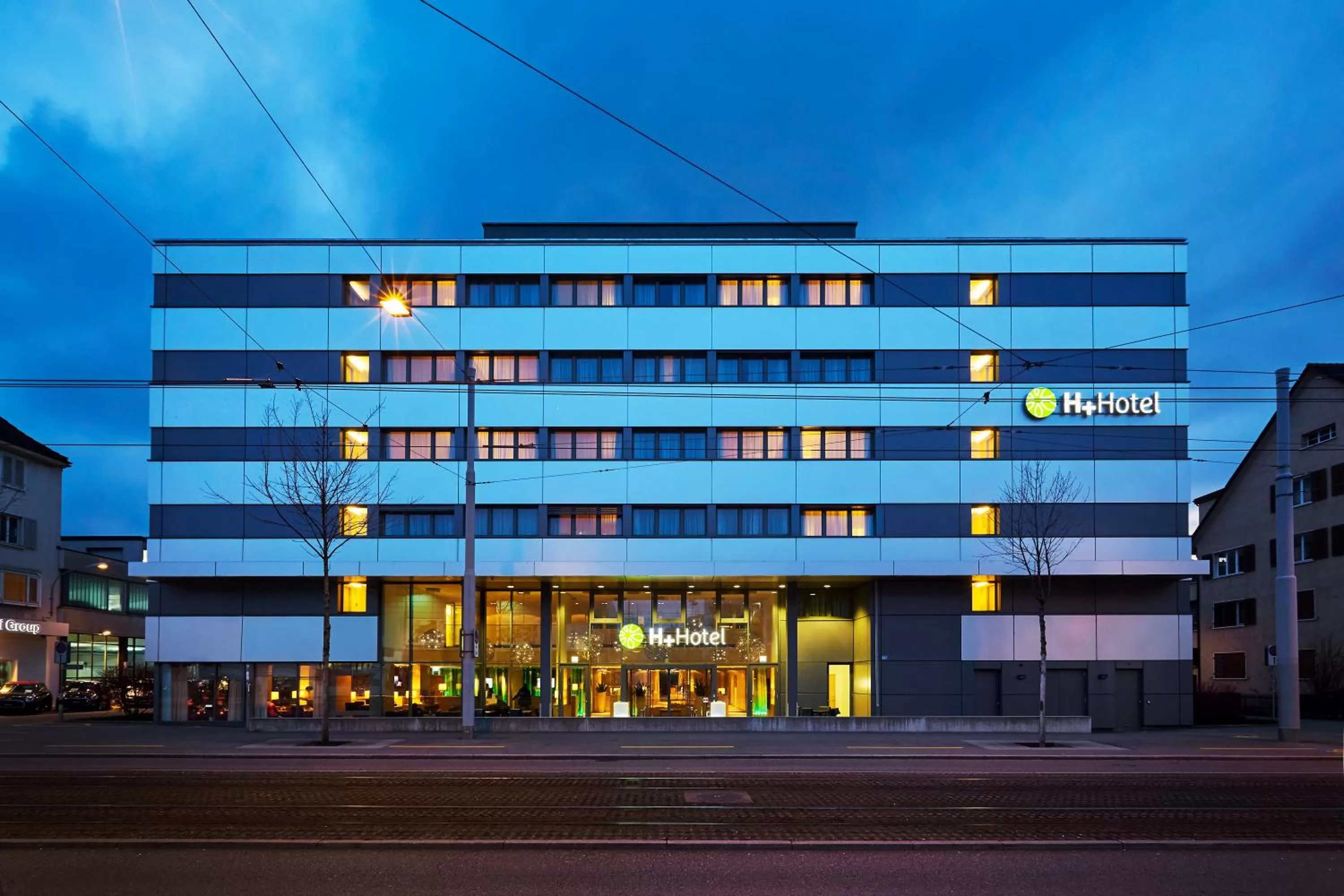 Facade/entrance in H+ Hotel Zürich