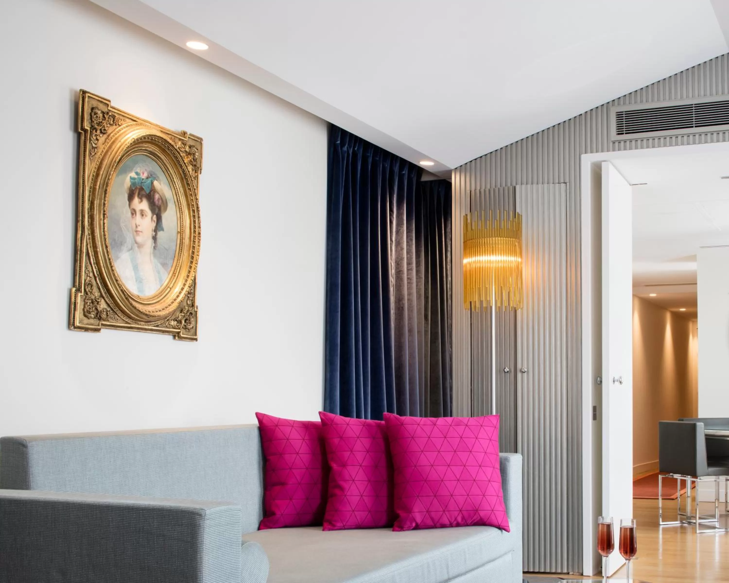 Communal lounge/ TV room, Seating Area in Hotel De Sers Champs Elysees