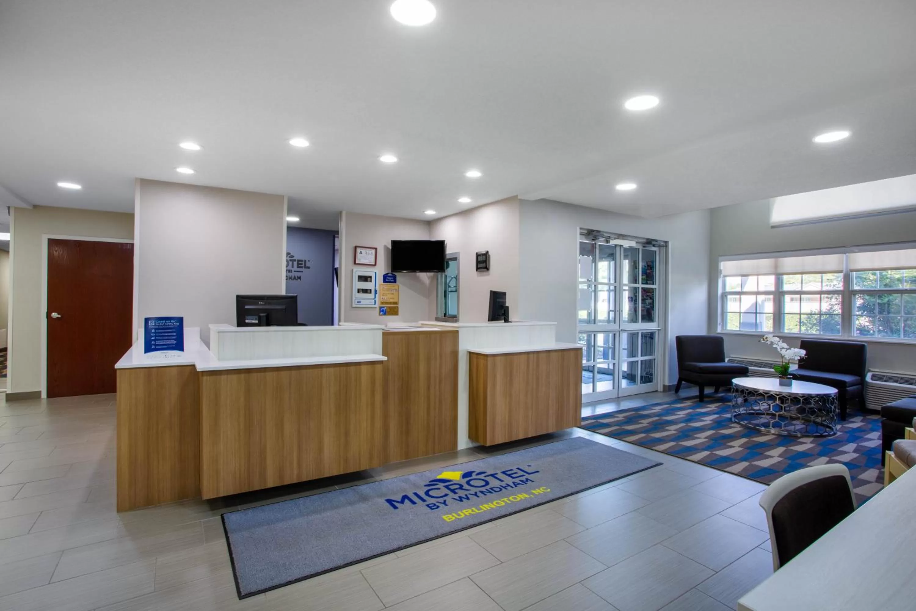 Lobby or reception in Microtel Inn & Suites by Wyndham Burlington