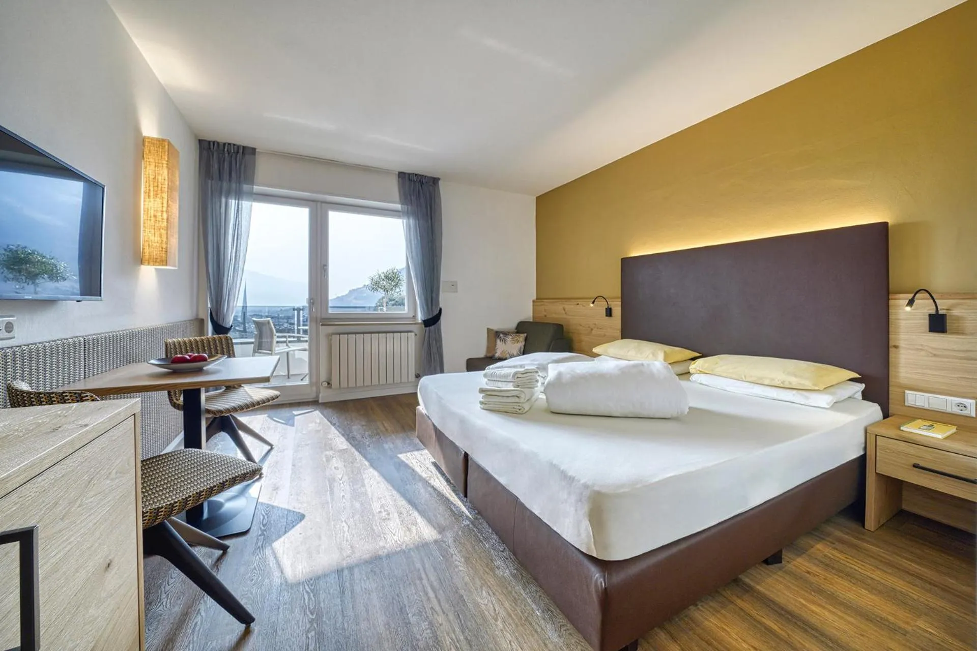 Bed in Das Mitterplarser Hotel