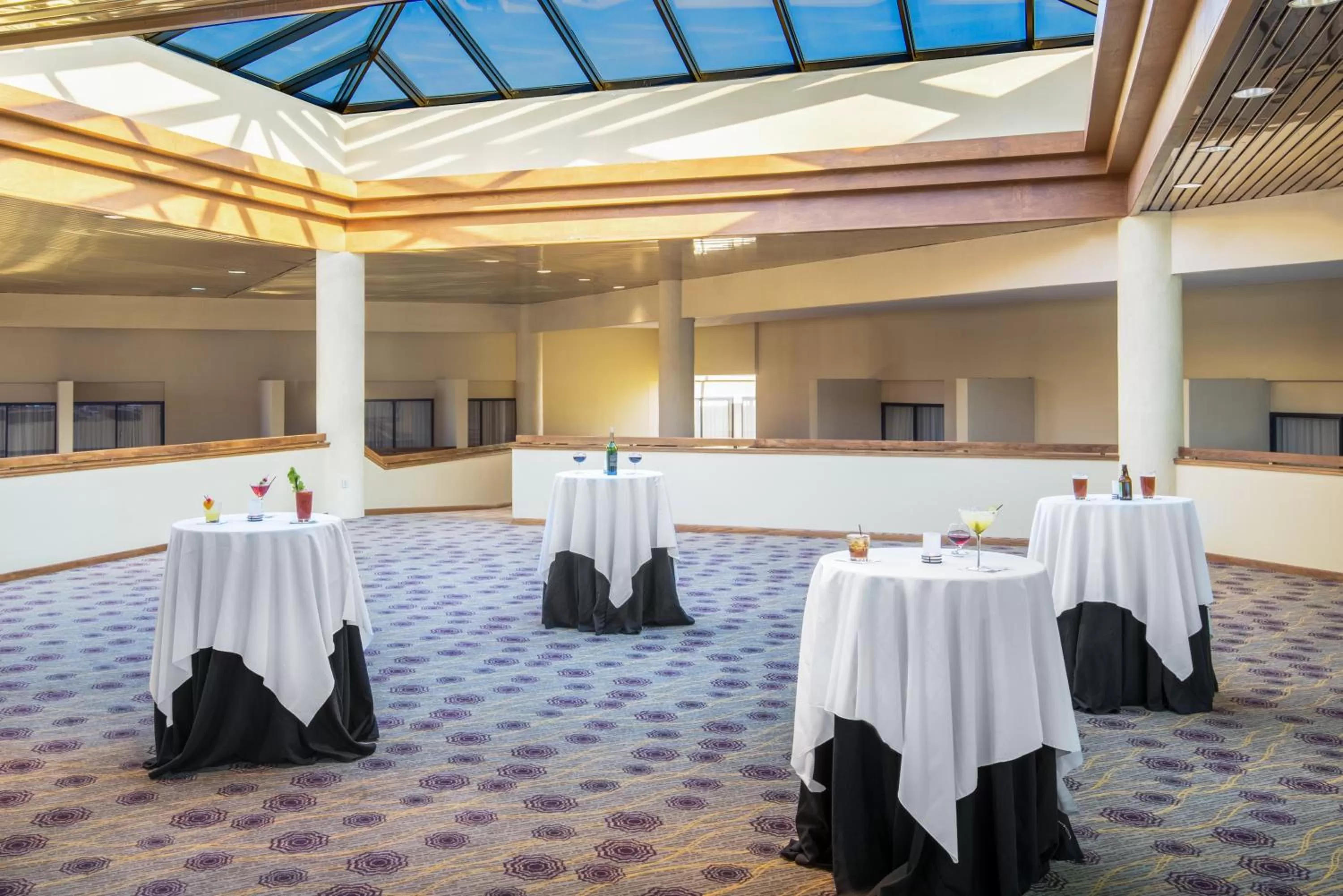 Restaurant/places to eat in Crowne Plaza Hotel Hickory by IHG