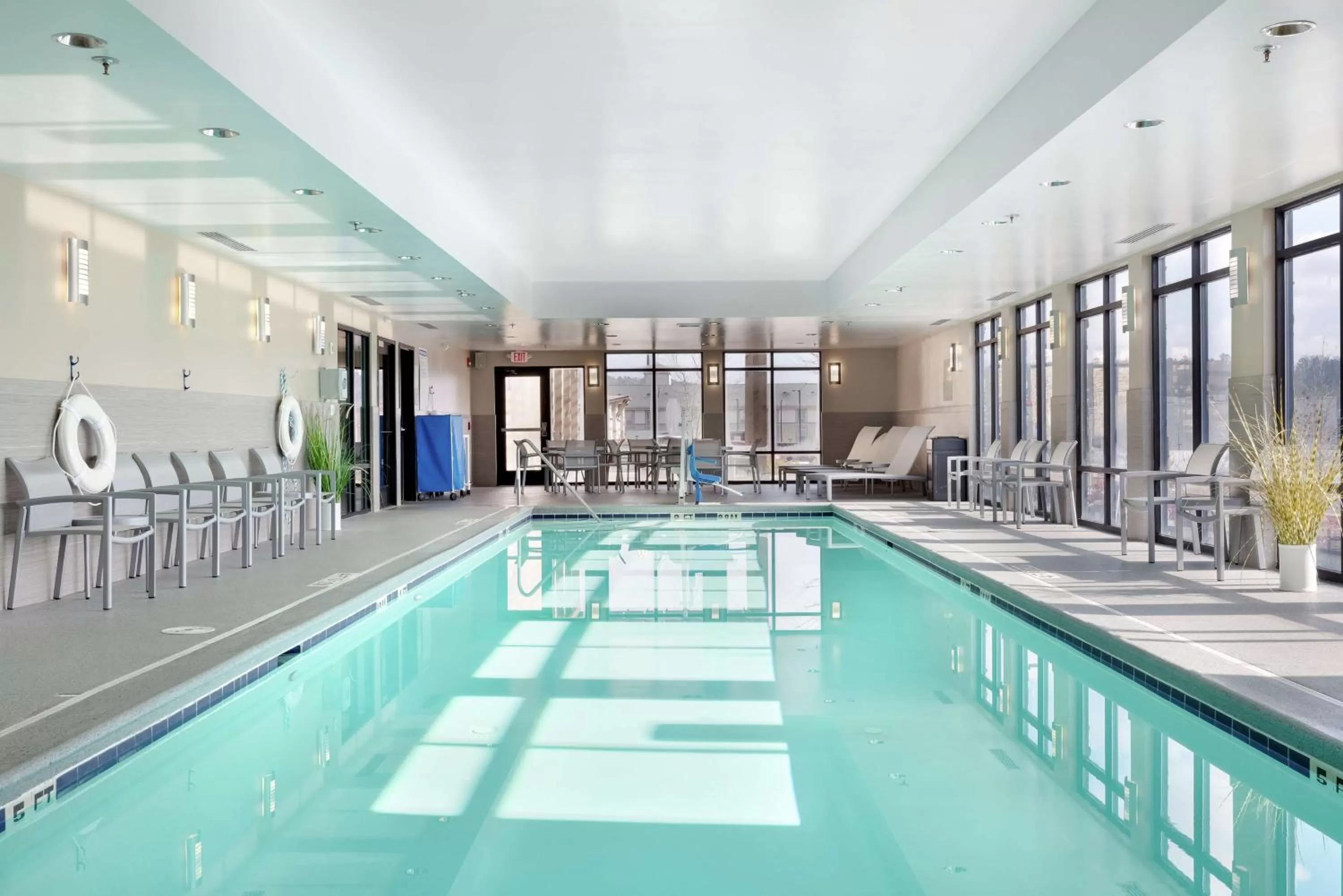 Pool view in Hampton Inn Emerson - Lakepoint, Ga