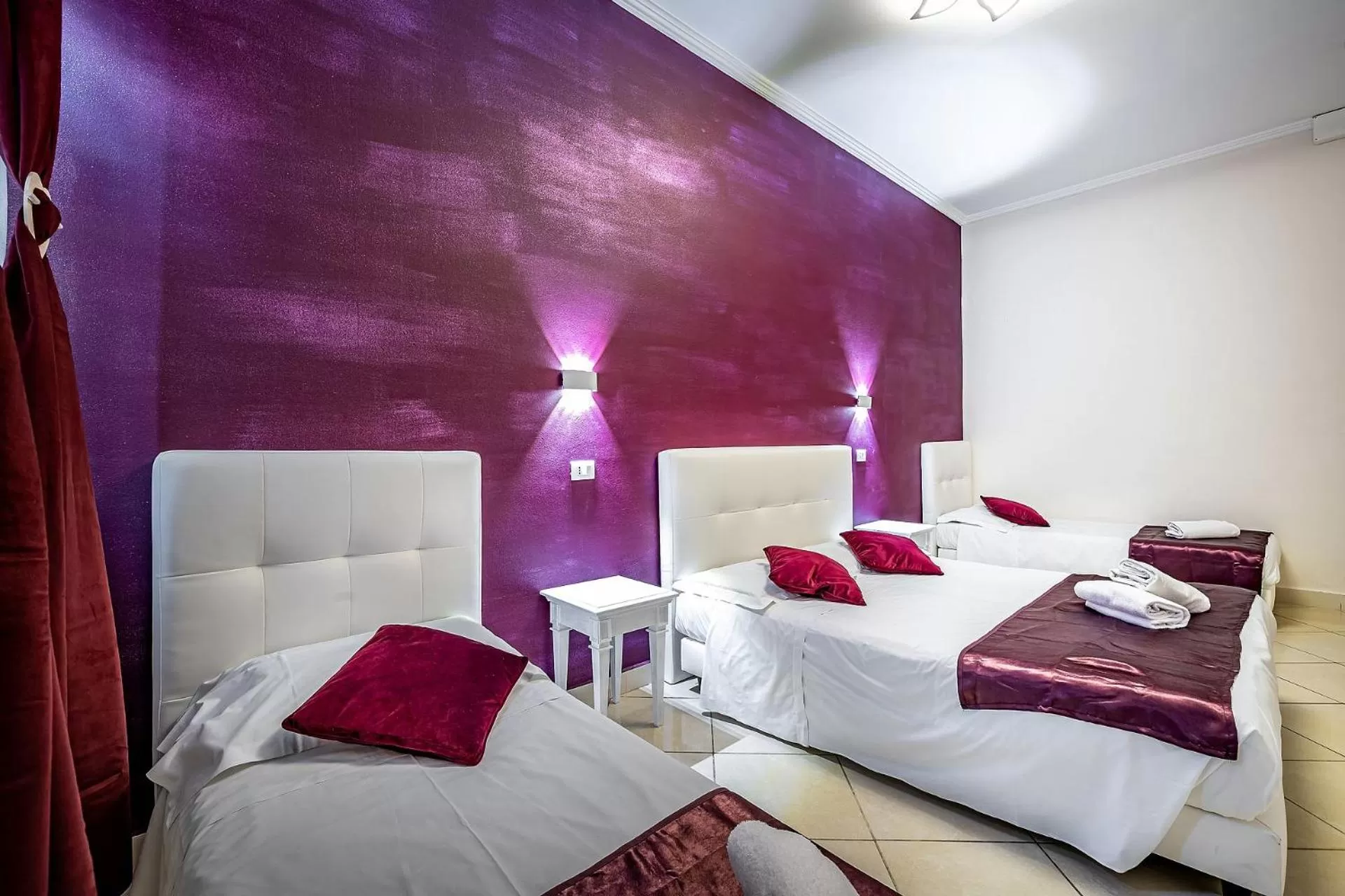 Bedroom, Bed in HOTEL VENETO con accesso ZTL