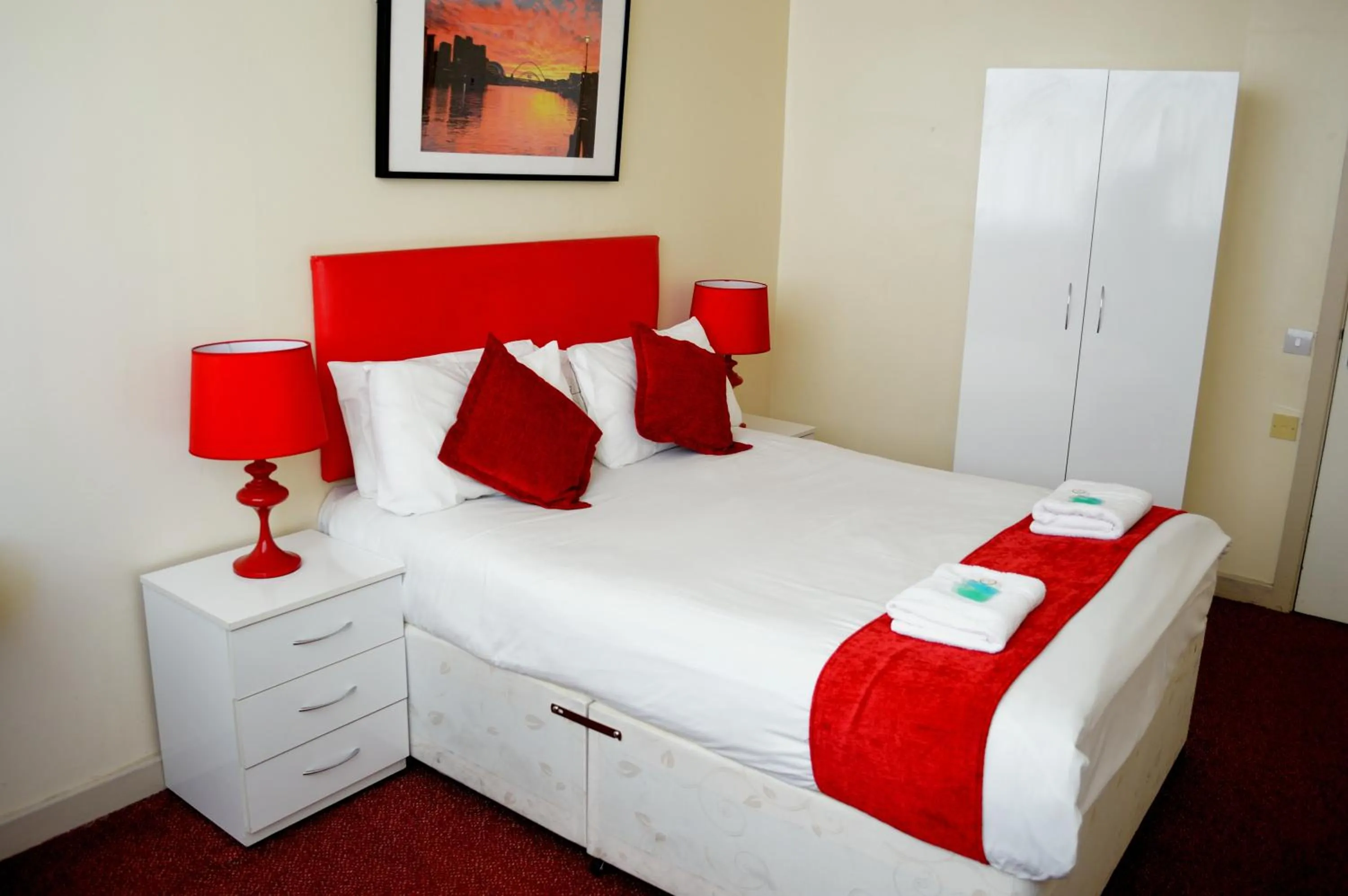 Bedroom, Bed in Hotel Express Newcastle Gateshead