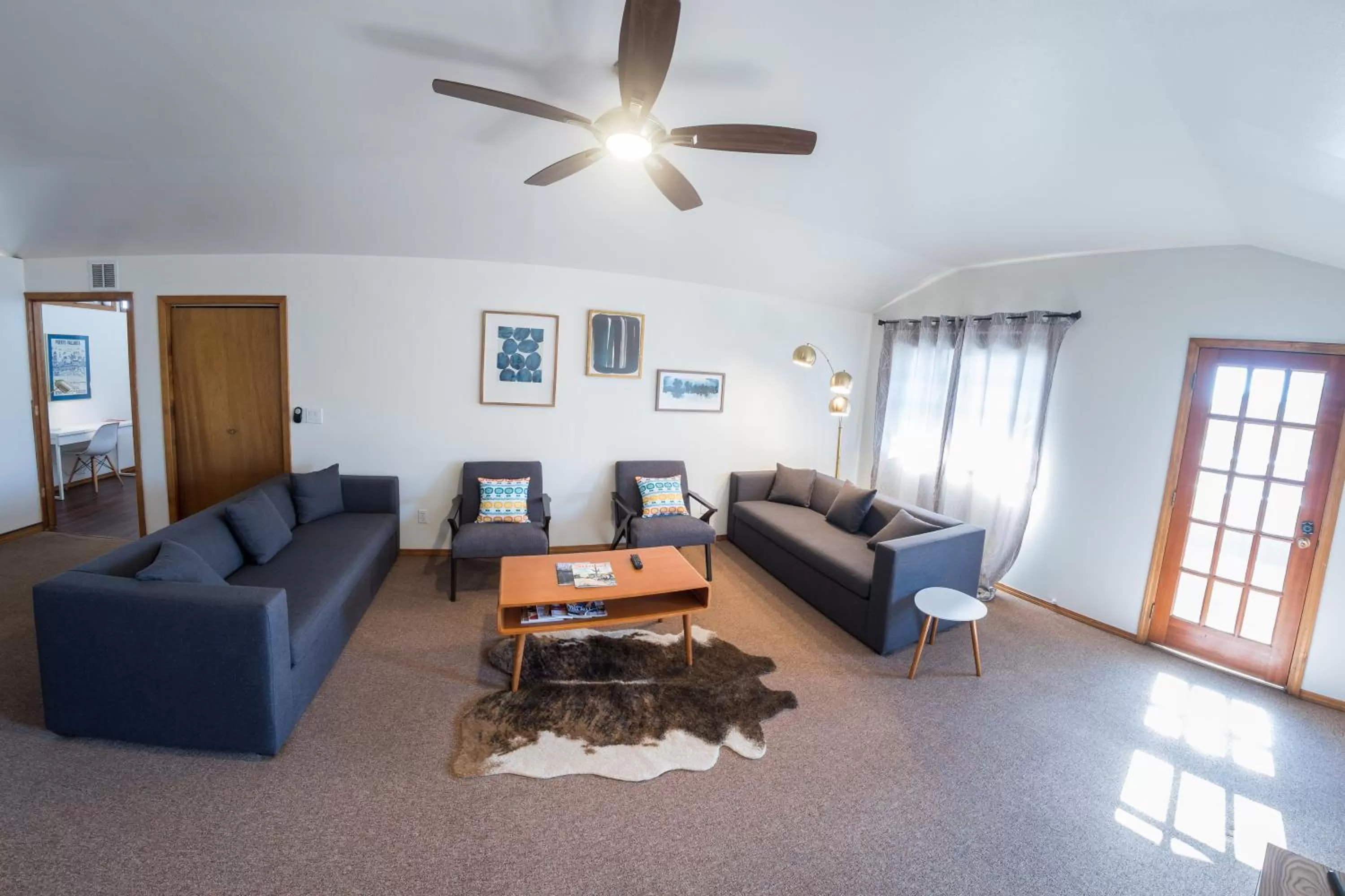 Living room in Monarch Motel