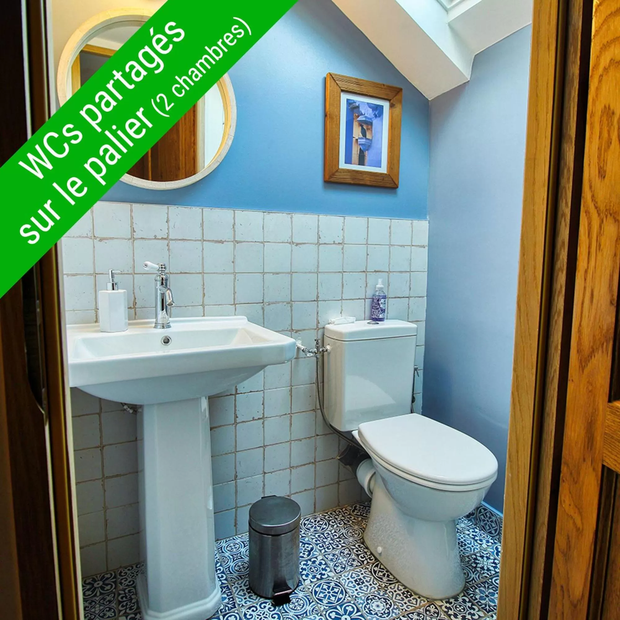 Toilet, Bathroom in KERBELEG, ferme-manoir du XVè siècle, chambres grand confort