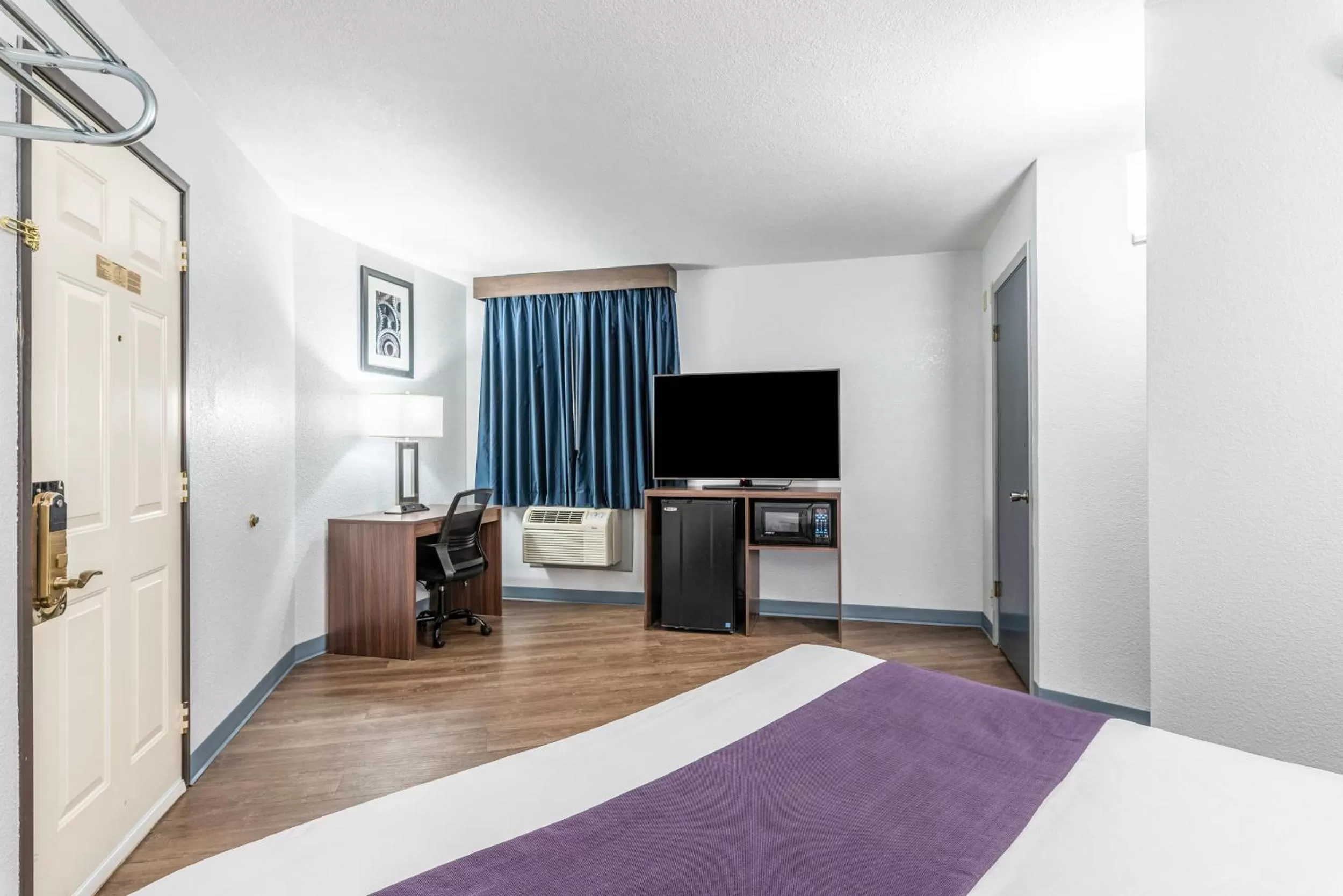 Standard Queen Room - Disability Access - Non-Smoking in Knights Inn Searcy