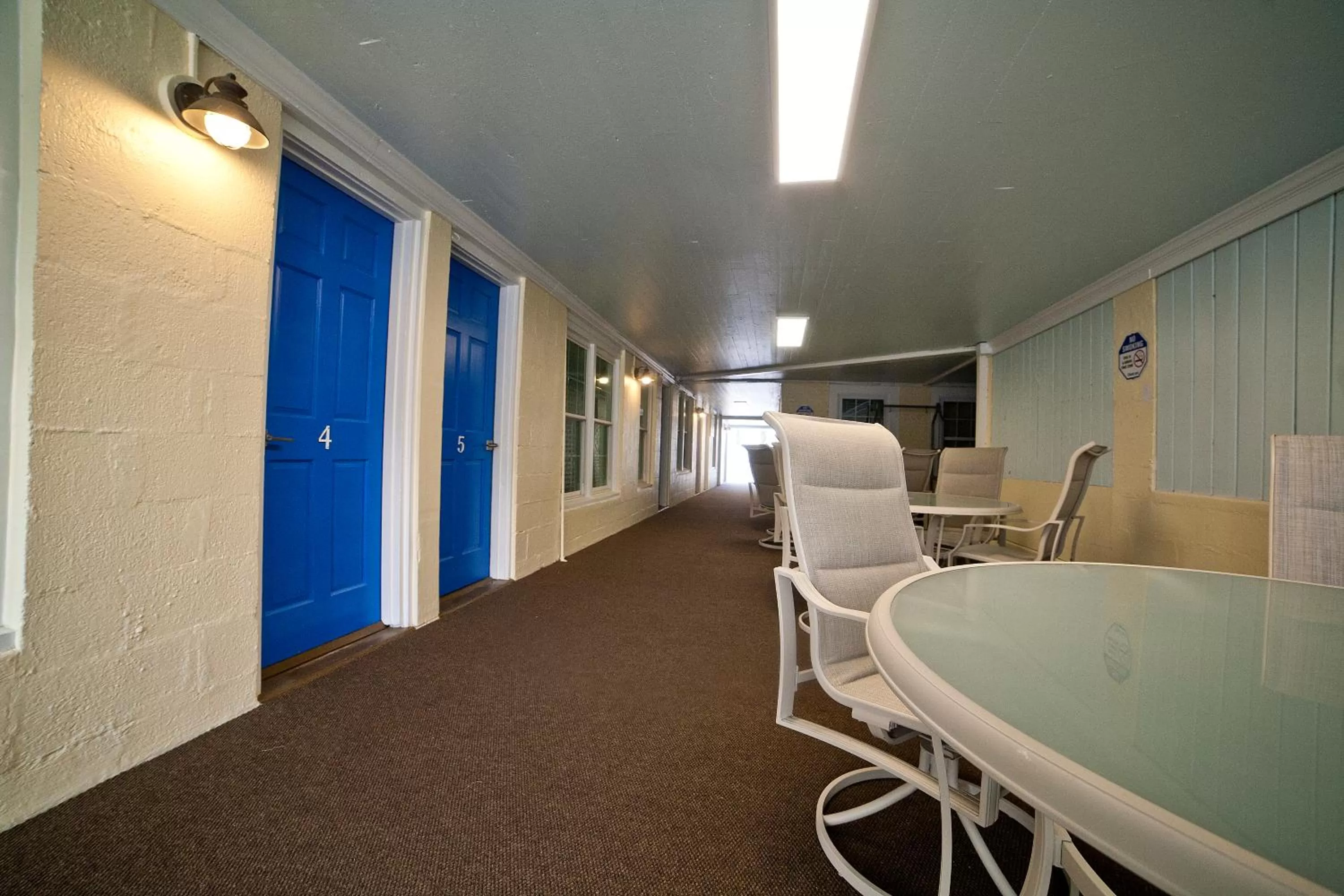 Area and facilities in Georgianne Inn & Suites check in 212 Bulter Ave