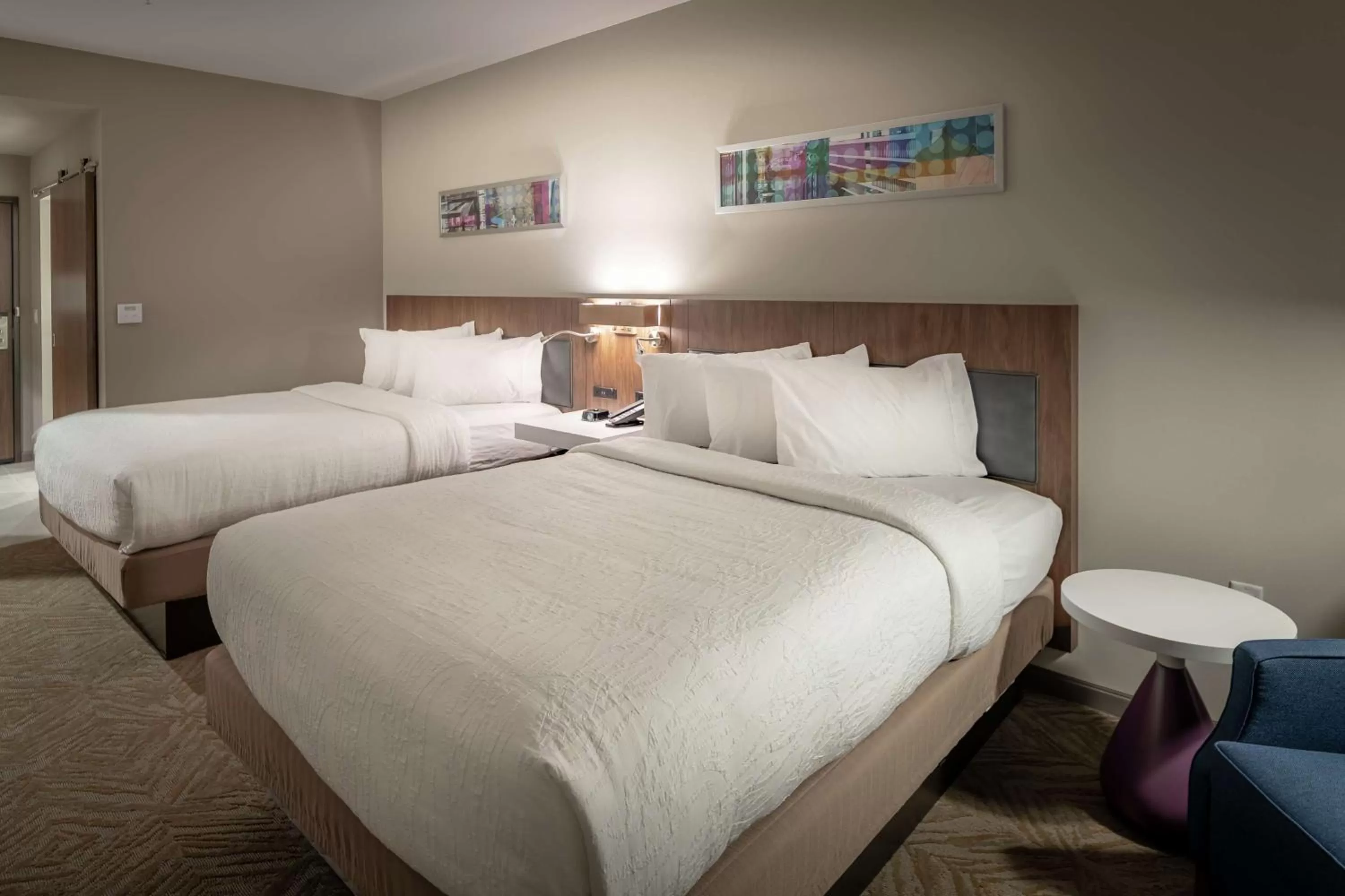 Bed in Hilton Garden Inn Dallas At Hurst Conference Center