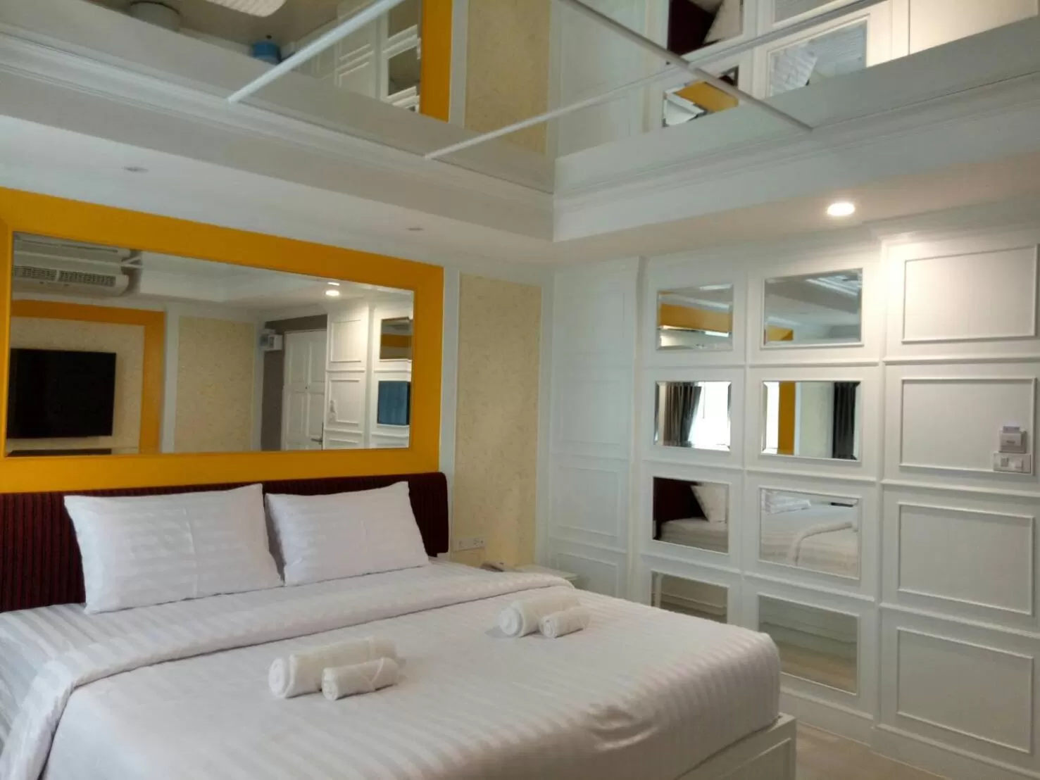 Bed in Nava Grand