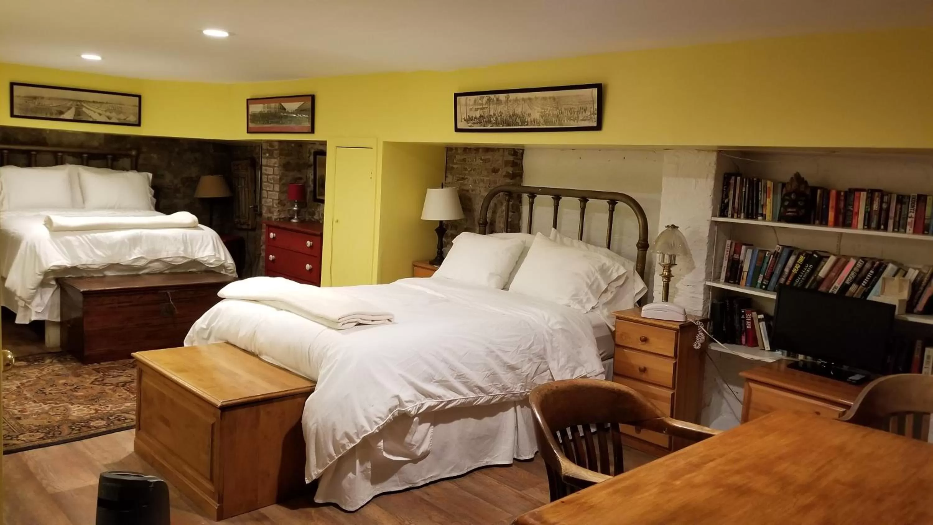 Seating area, Bed in Incentra Village Hotel