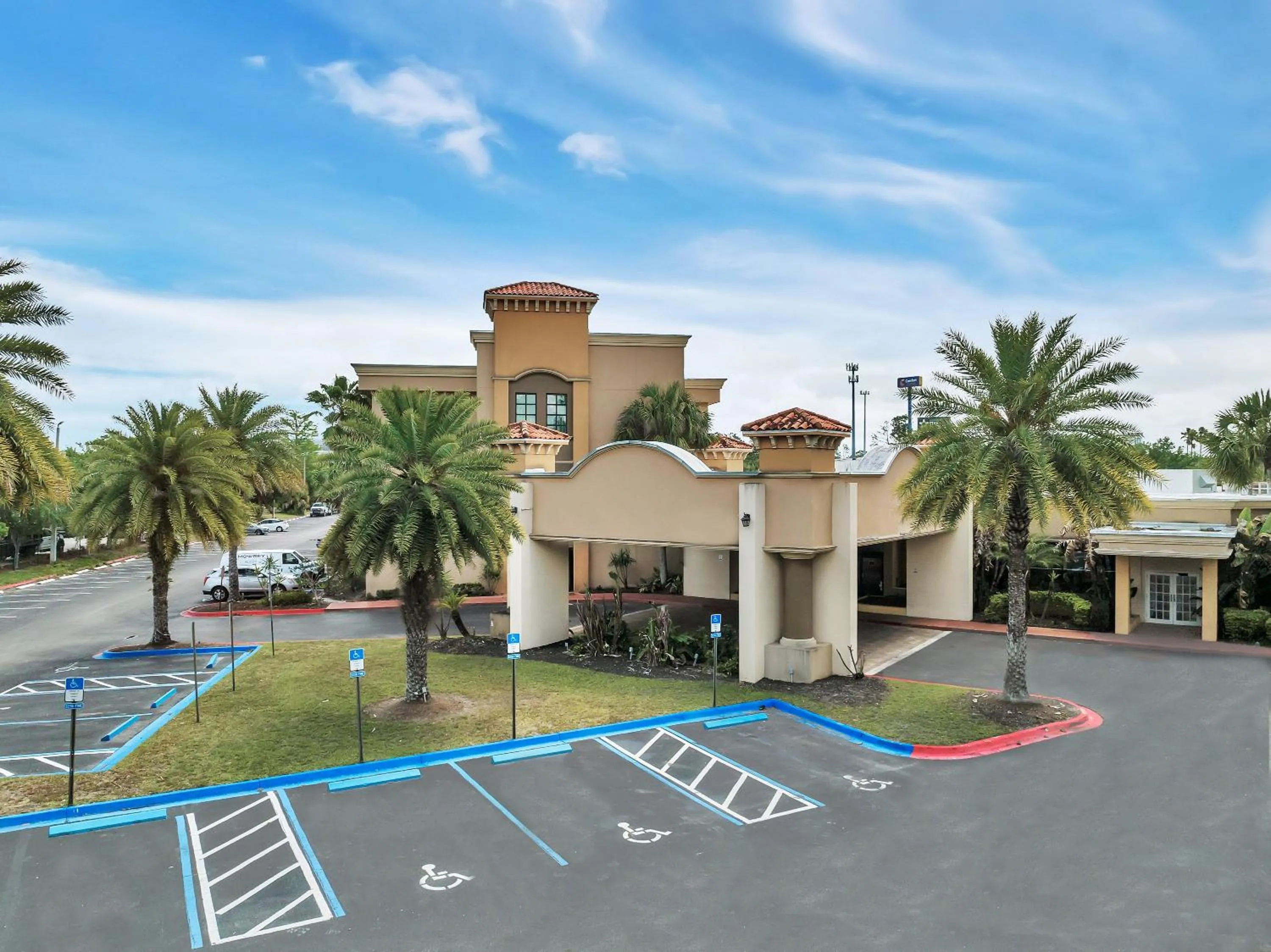 Property building in Ramada by Wyndham Jacksonville I-95 by Butler Blvd