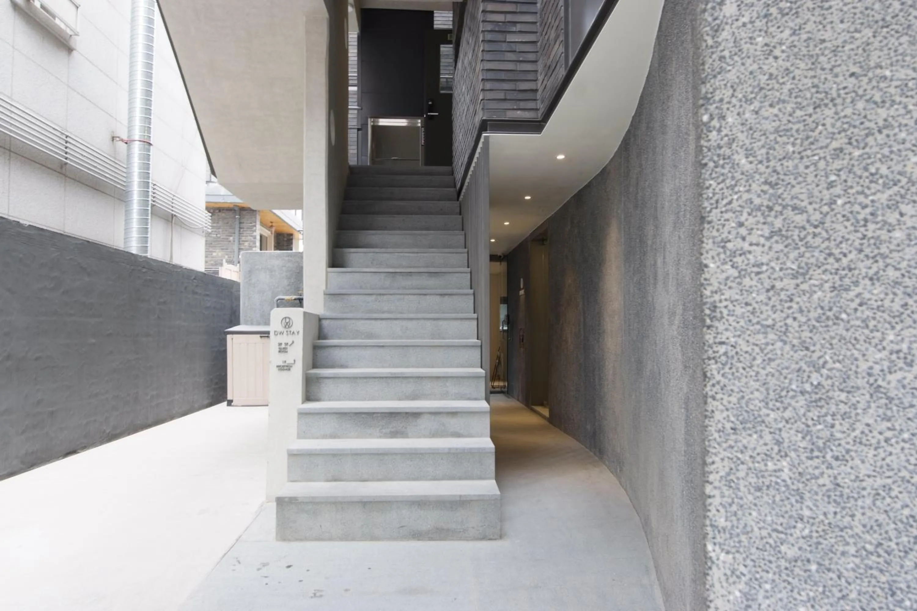 Facade/entrance in DW STAY HONGDAE