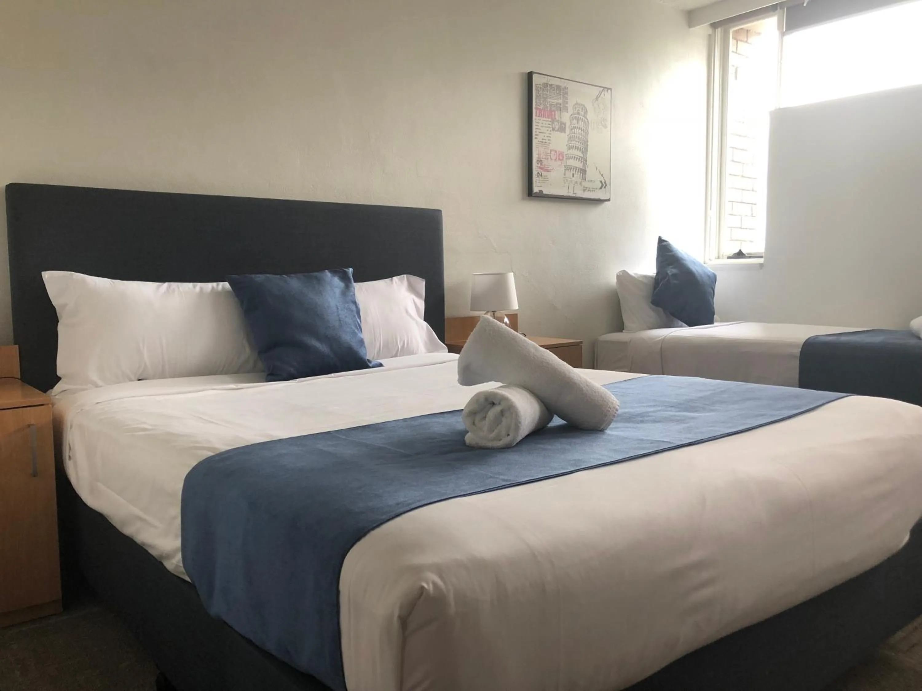 Bed in Parkdale Motor Inn