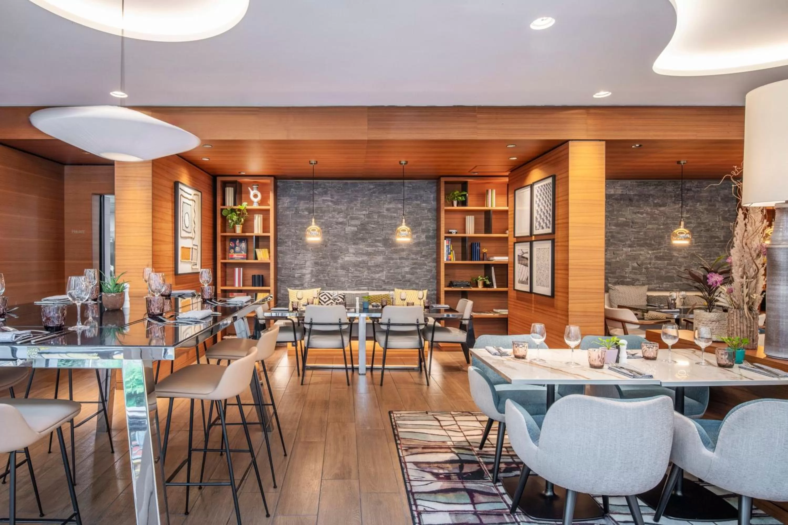 Restaurant/places to eat in Renaissance Paris Republique Hotel & Spa