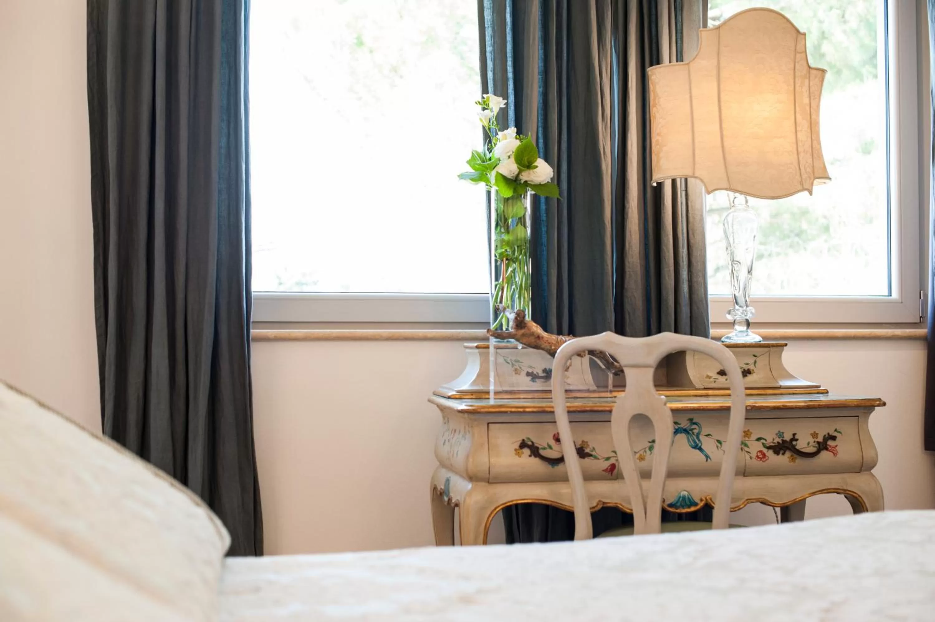 Decorative detail, Bed in Country Lodge B&B