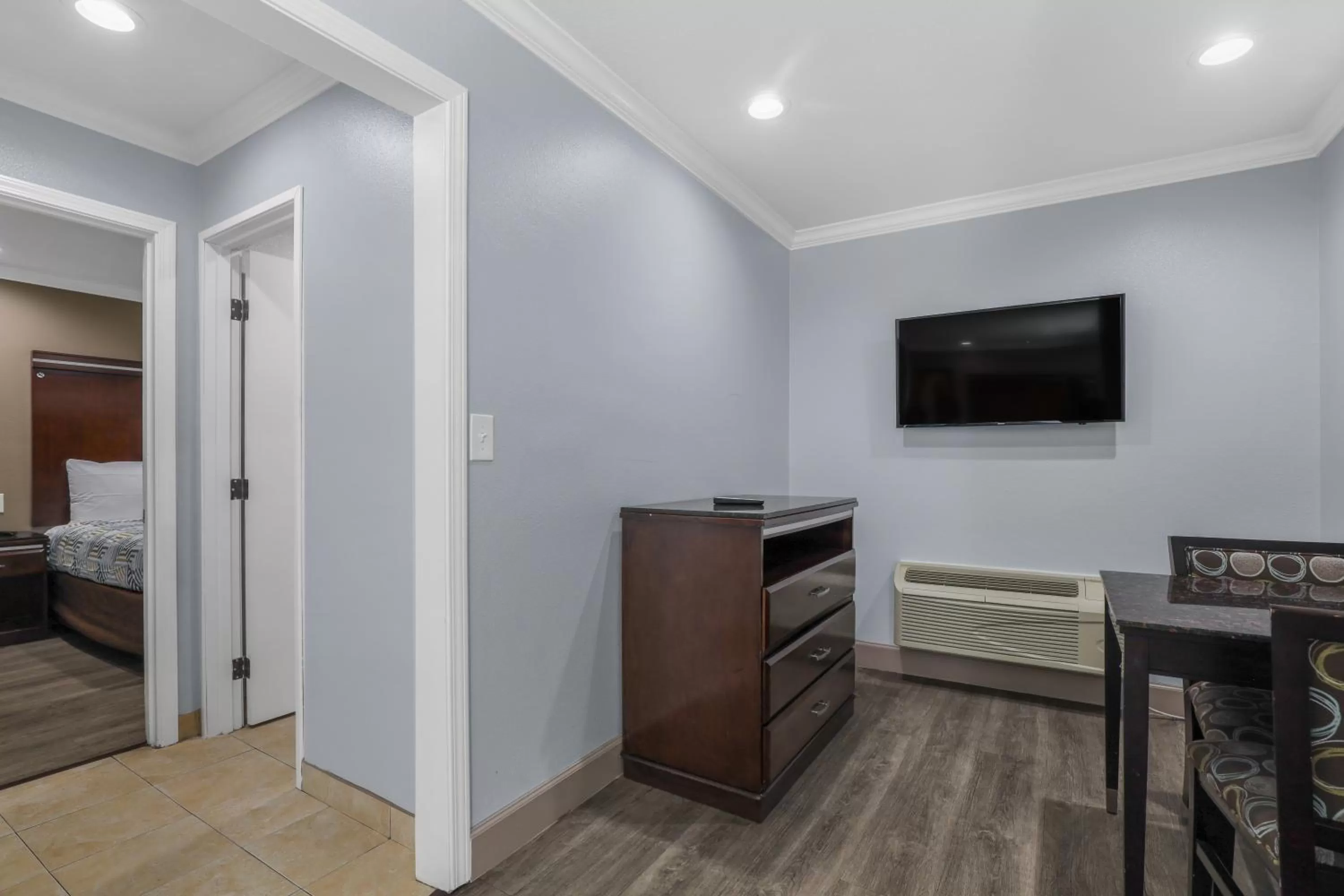 Bed in Motel 6 Carlsbad, Ca- North