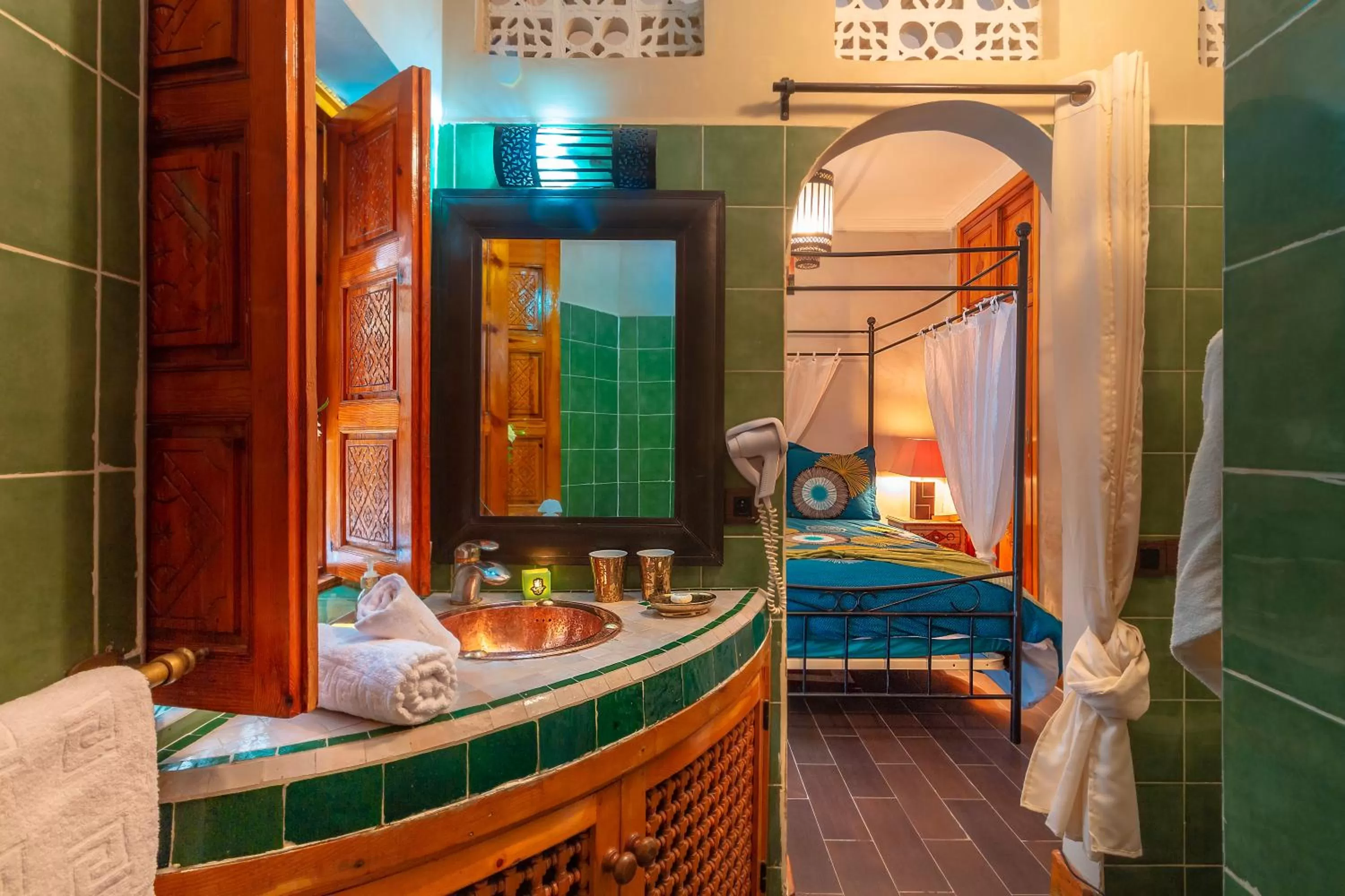 Bathroom, Bed in Riad Rodaina & SPA